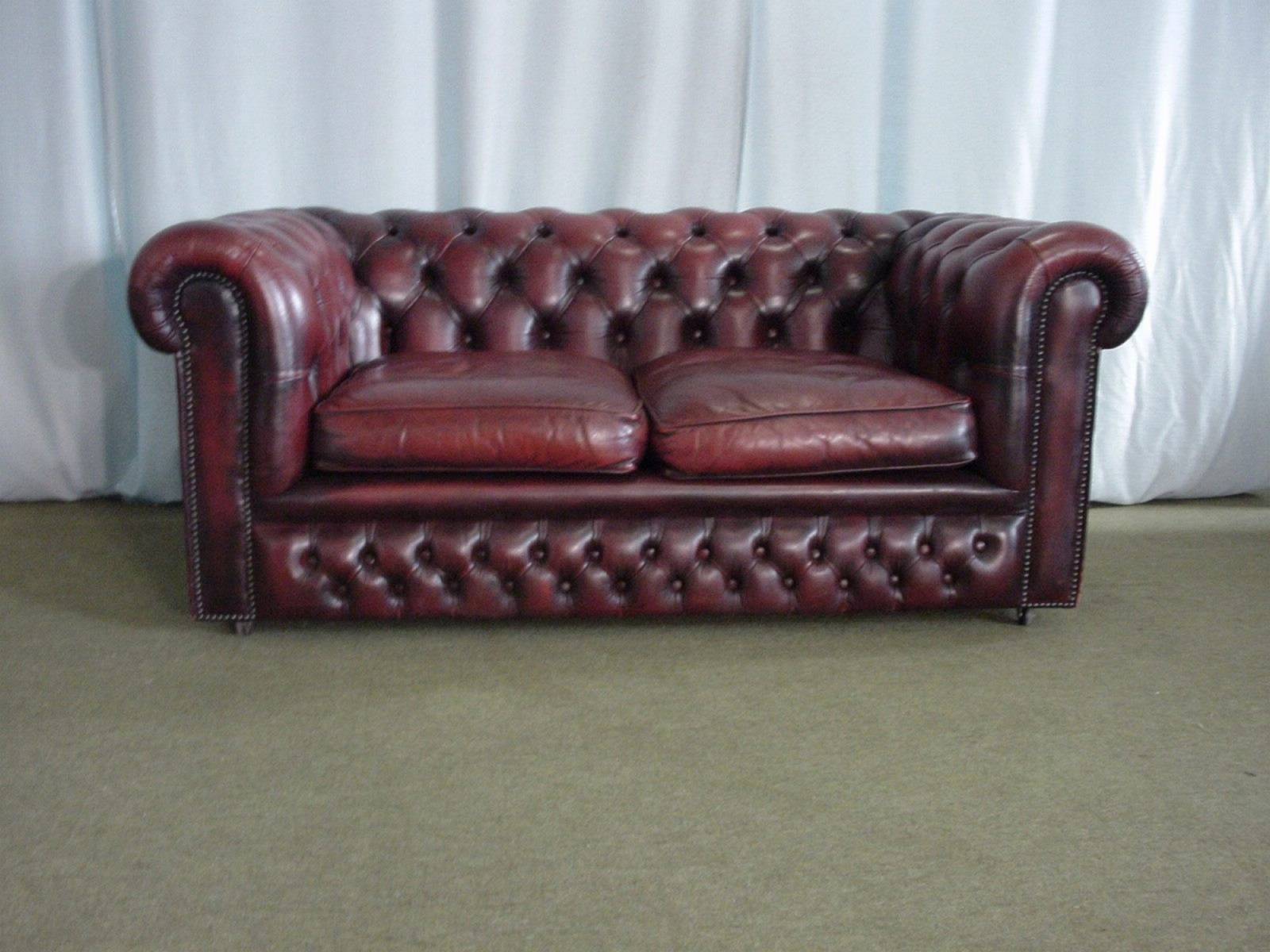Achat canapé chesterfield bordeaux à La Rochelle