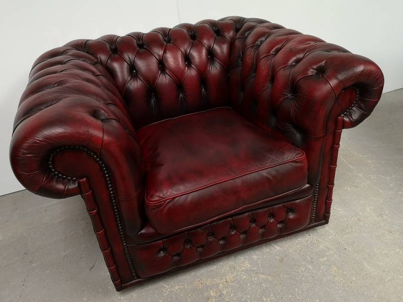 achat fauteuil chesterfield cuir bordeaux original à Lyon