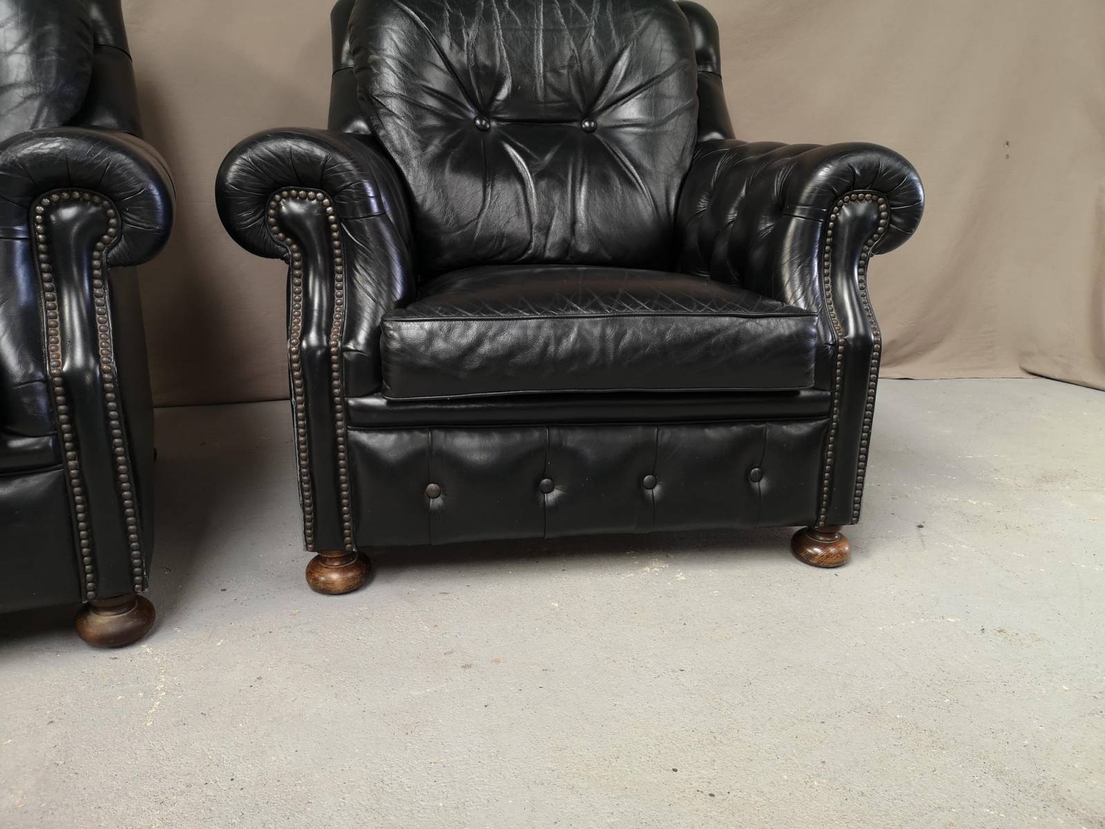 commander en ligne fauteuils chesterfield cuir noir près de Lyon