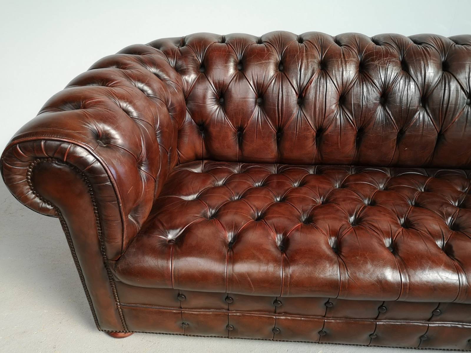 commander canapé chesterfield cuir marron trois places pas cher à Montpellier