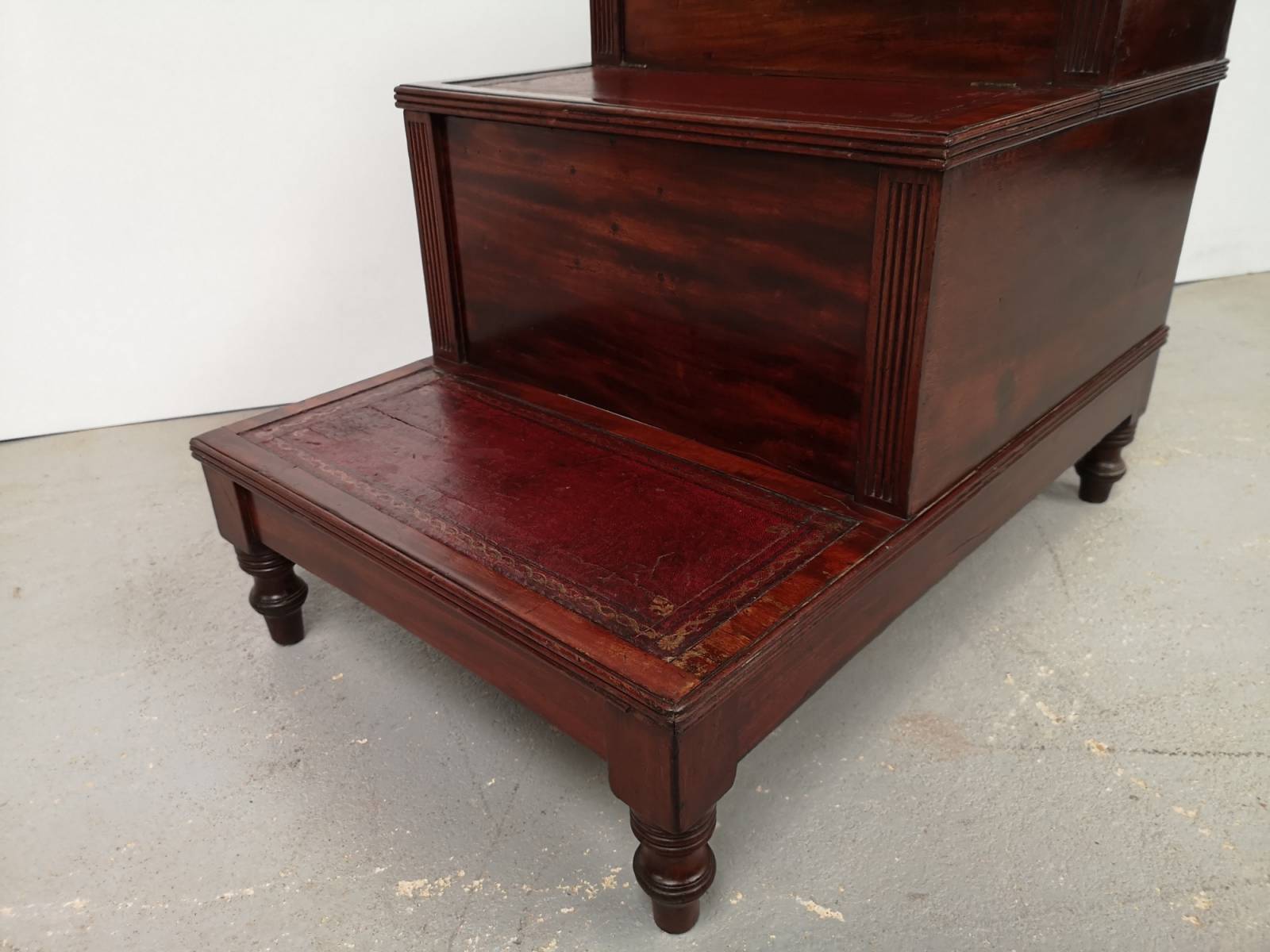 vends antiquités anglaises en acajou proche Paris