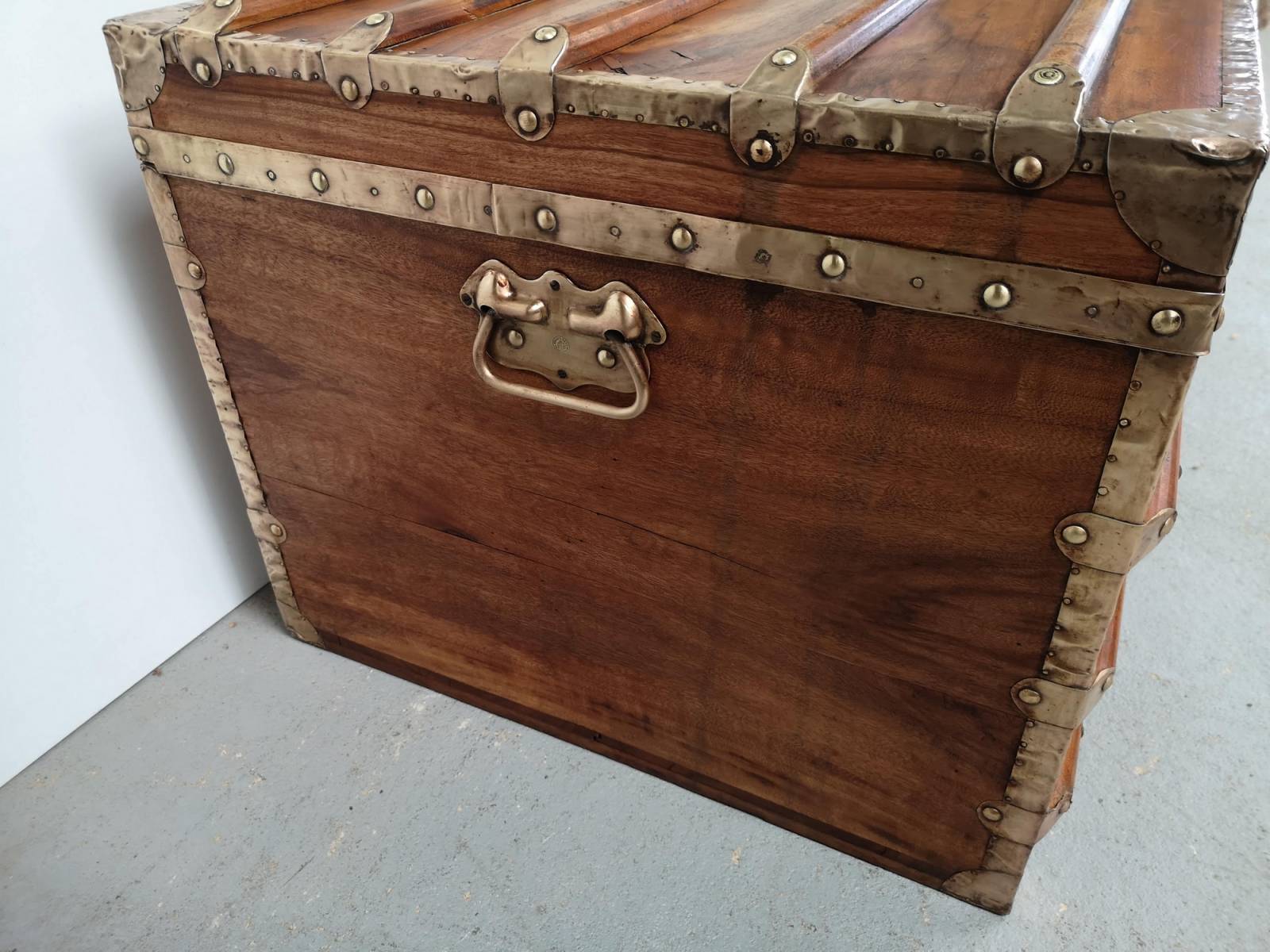 commander en ligne coffre voyage ancien camphrier à Paris