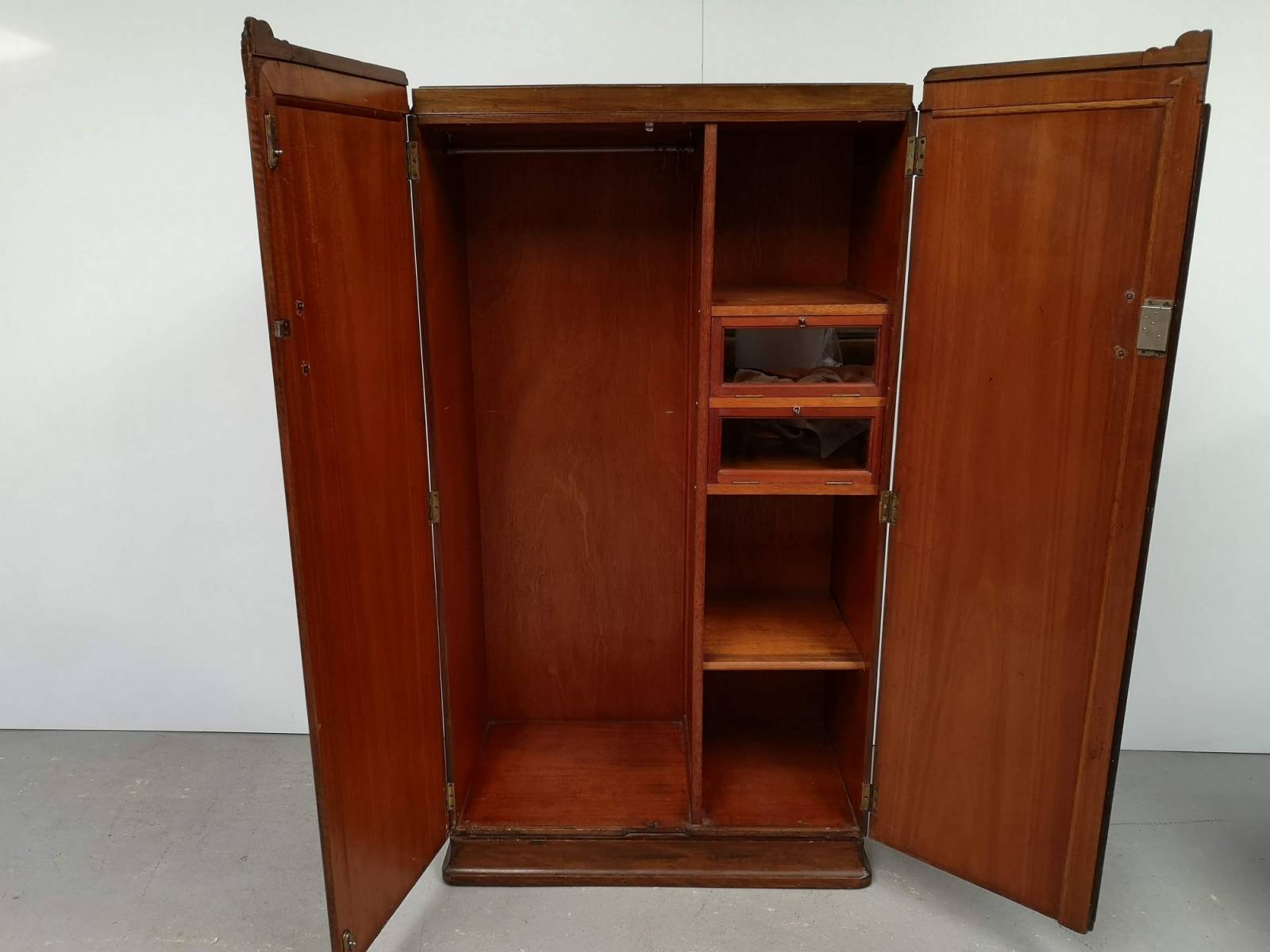 se faire livrer gratuitement armoire vintage style rétro à Paris