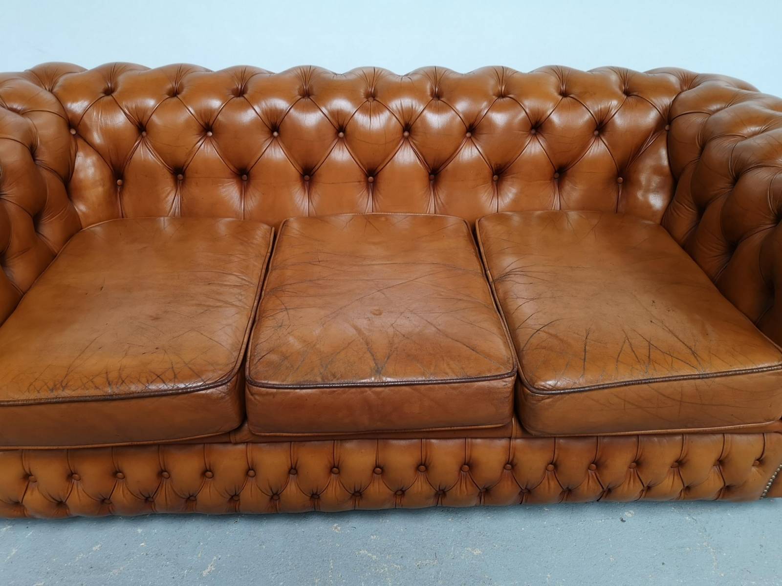 commander canapé chesterfield ancien style rétro anglais à Bordeaux