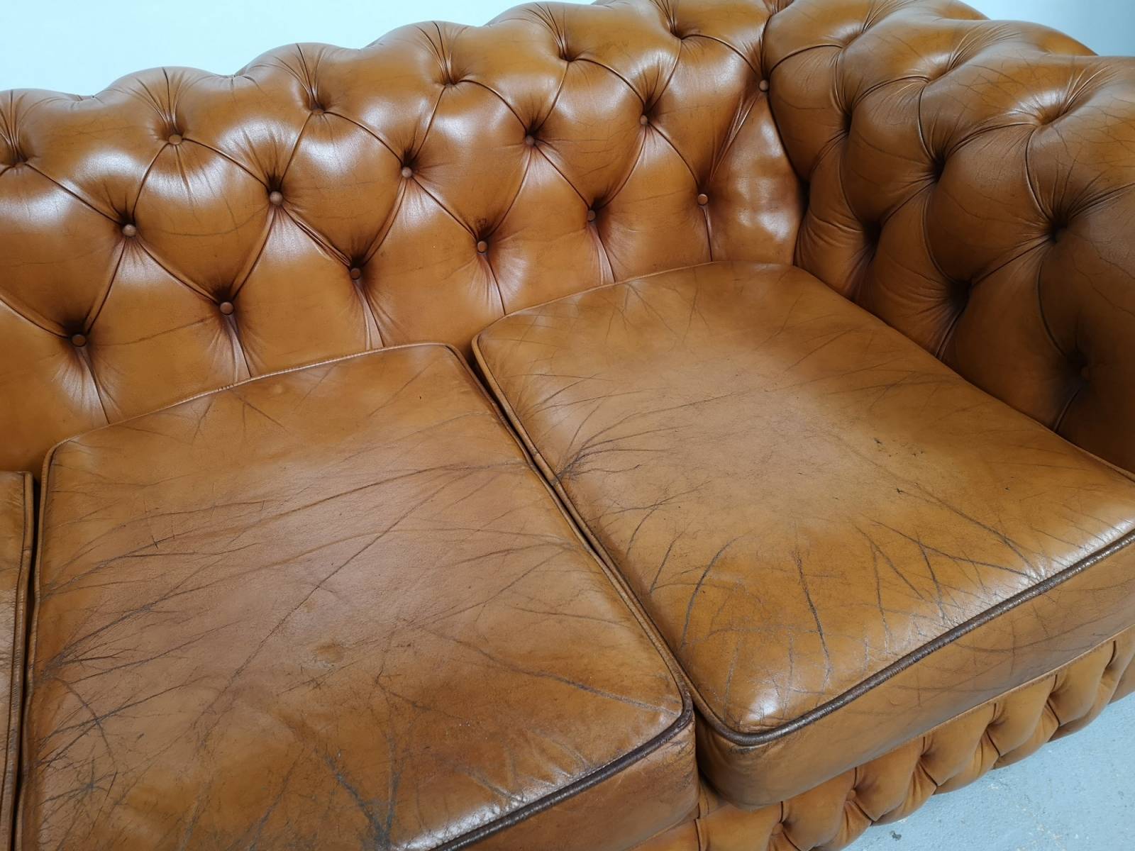 vente canapés chesterfield cuir marron vintage proche Bordeaux