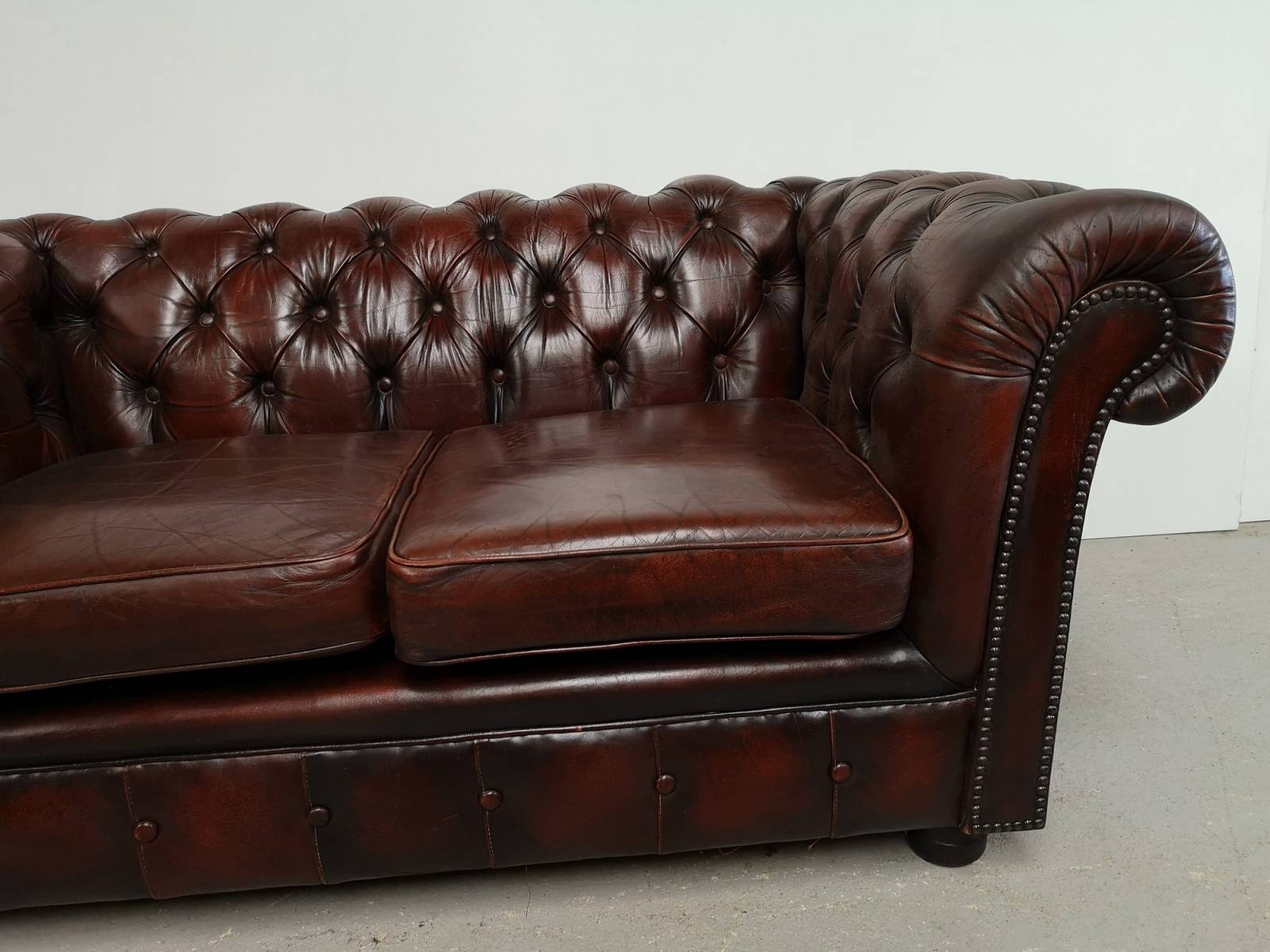trouver canapé chesterfield cuir marron occasion pas cher à Paris
