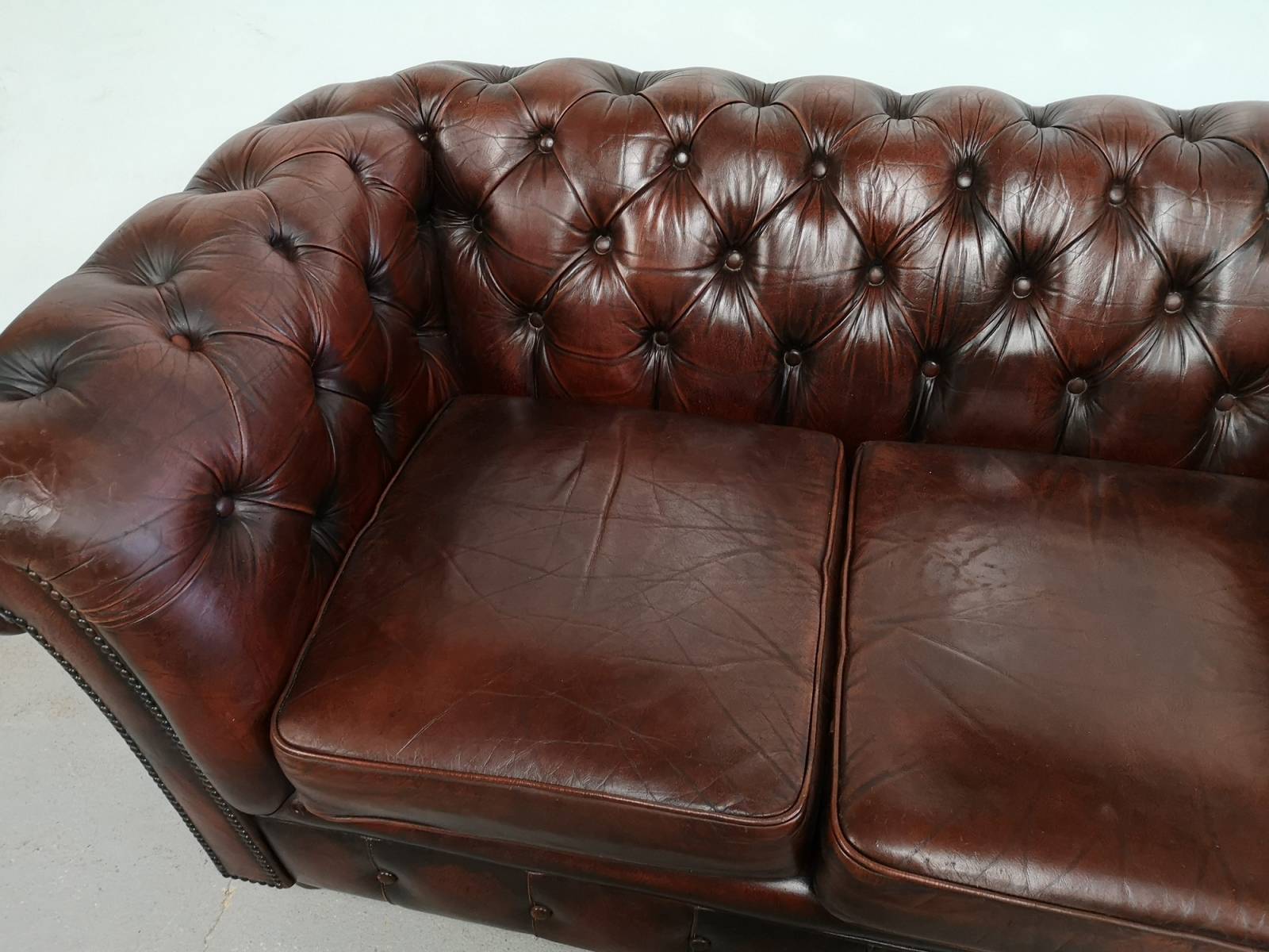 commander en ligne canapé chesterfield cuir marron rétro proche Paris