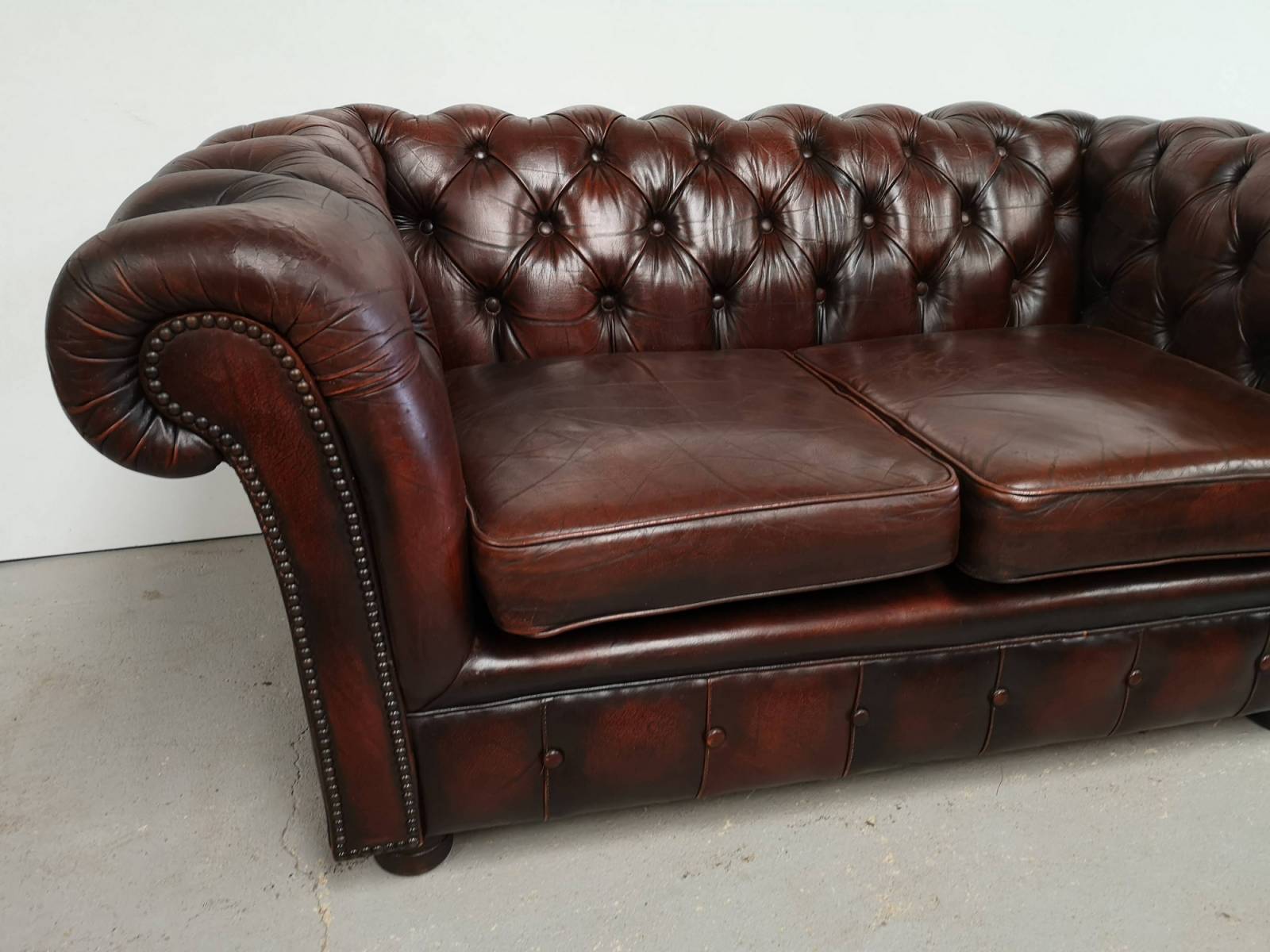 achat canapé chesterfield cuir marron vieilli style vintage proche Paris
