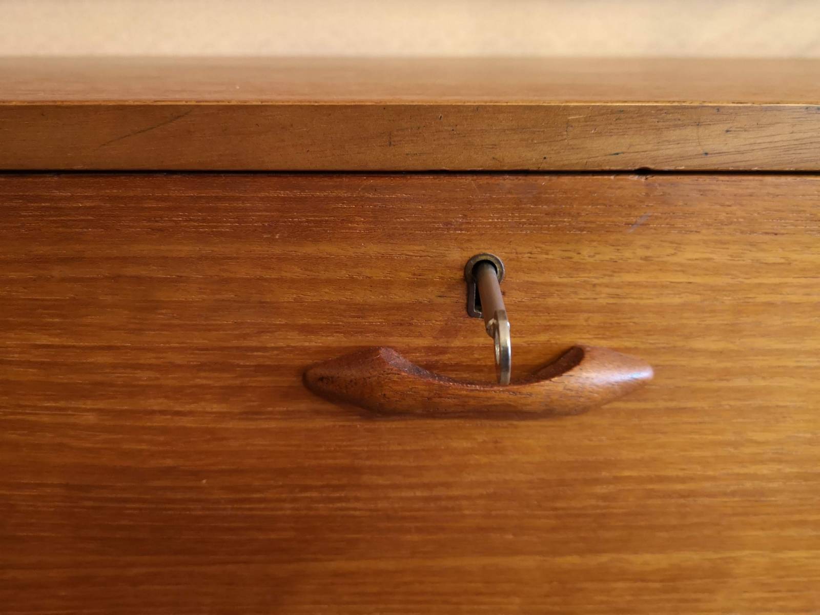 se faire livrer meuble secrétaire design scandinave à Lyon