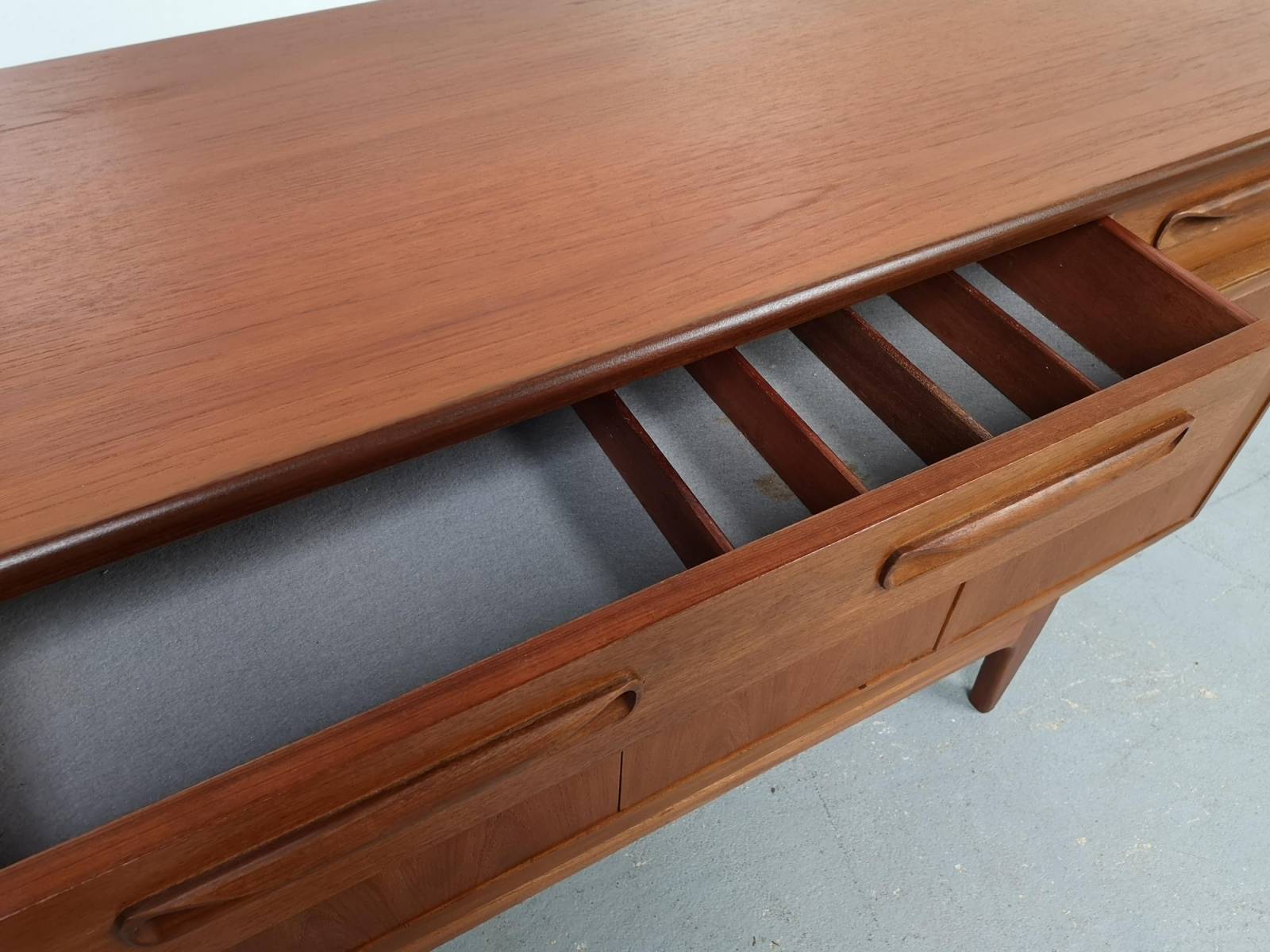 acheter en ligne meuble enfilade tek avec rangement style vintage proche Paris