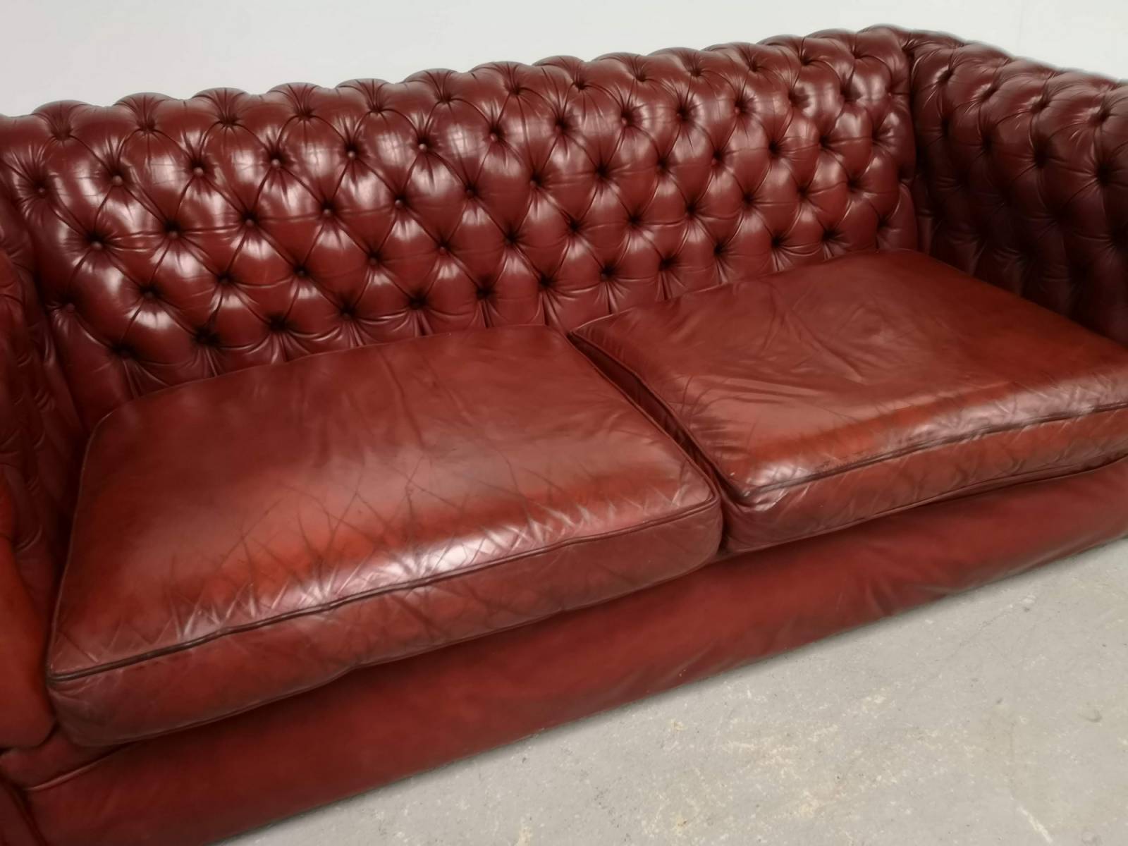 achat canapé chesterfield cuir trois places style vintage à Bordeaux