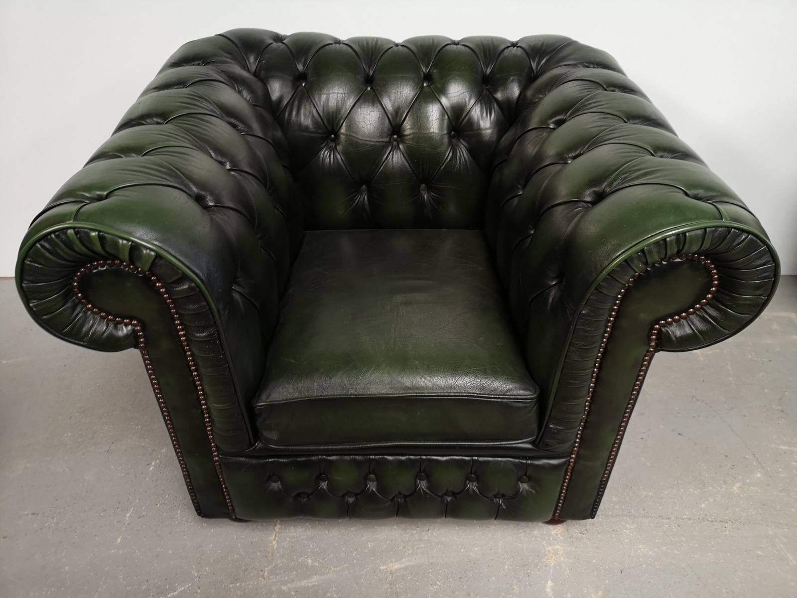 commander fauteuil chesterfield cuir vert anglais à Paris