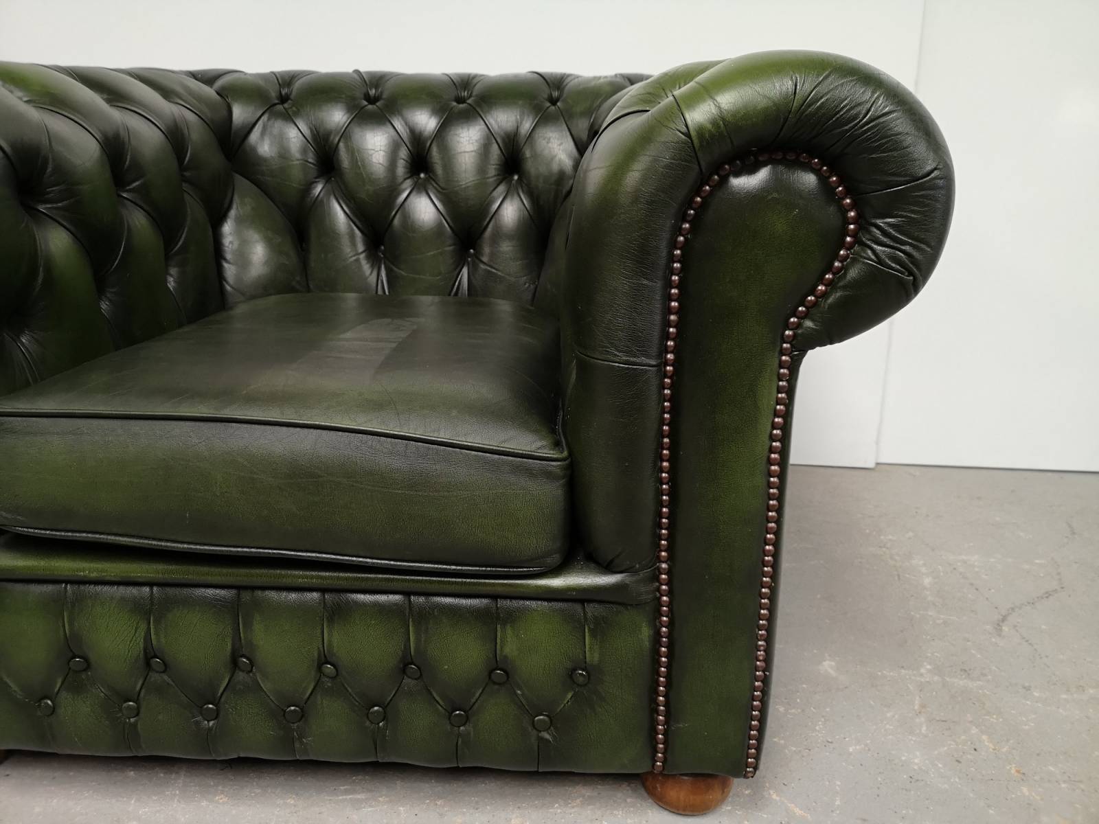 commander fauteuil chesterfield cuir vert seconde main proche Paris