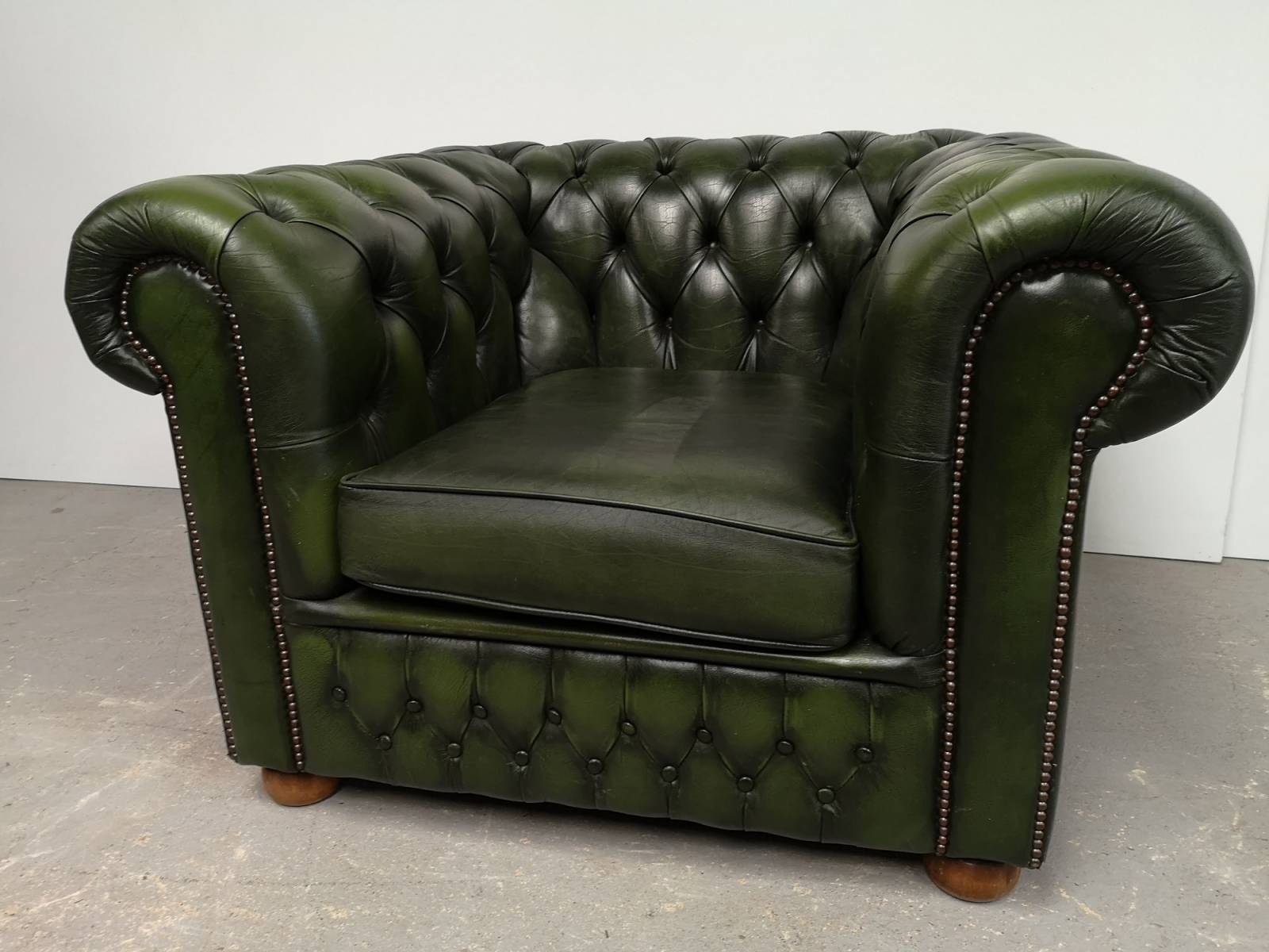 acheter fauteuil chesterfield cuir vert ancien authentique proche Paris