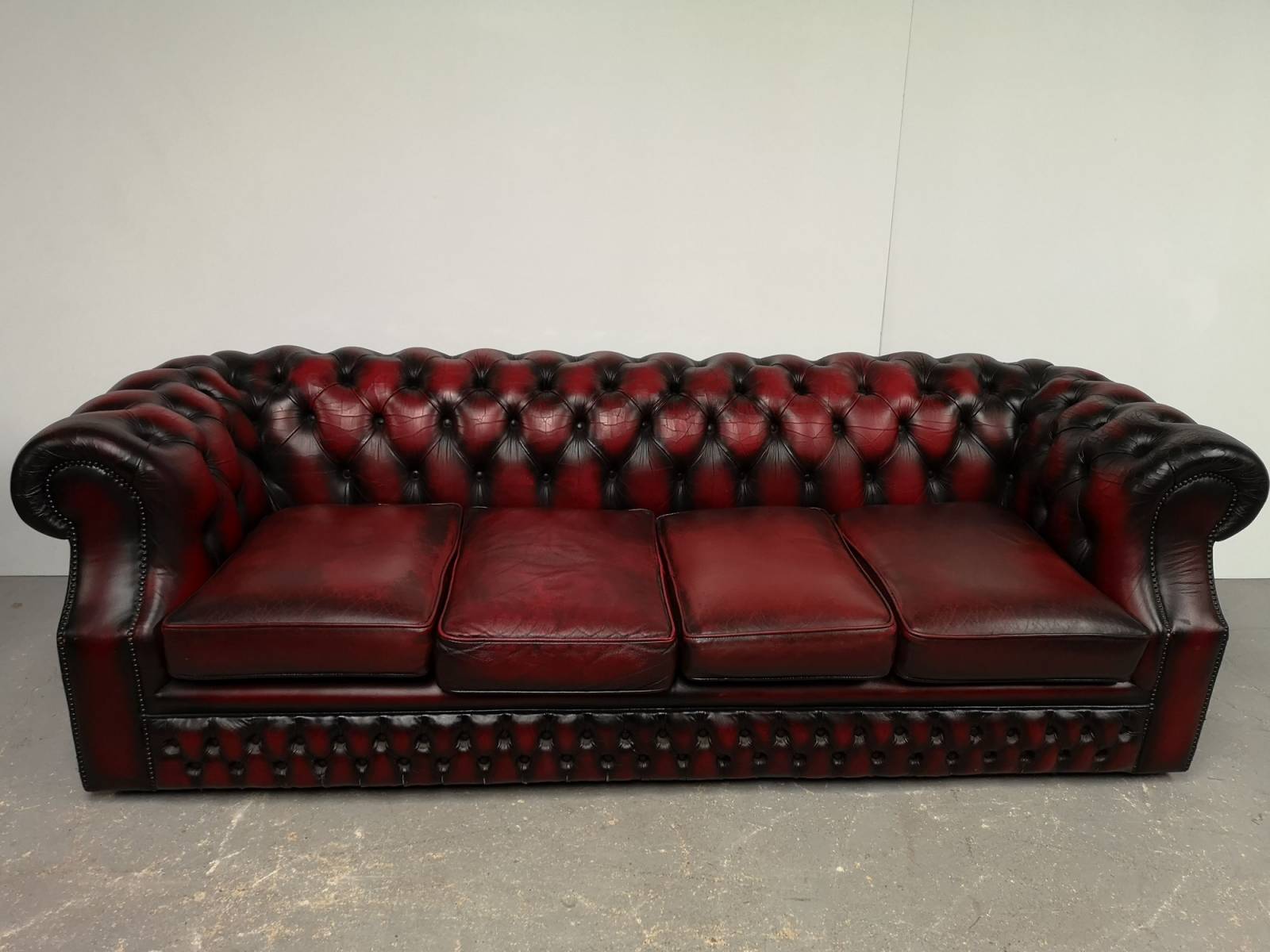acheter canapé chesterfield cuir bordeaux quatre places proche Paris