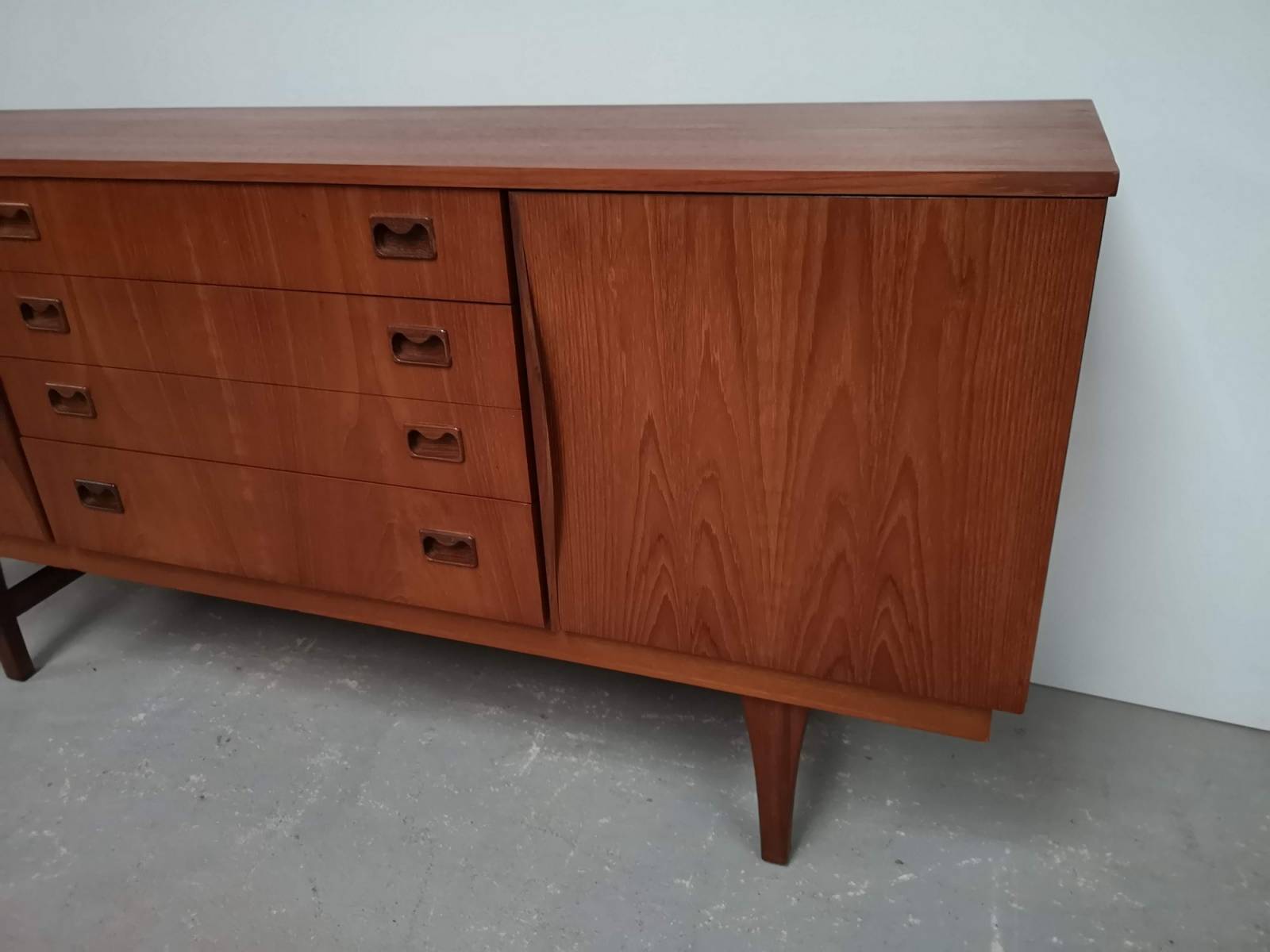 se faire livrer enfilade design teck authentique à Lyon