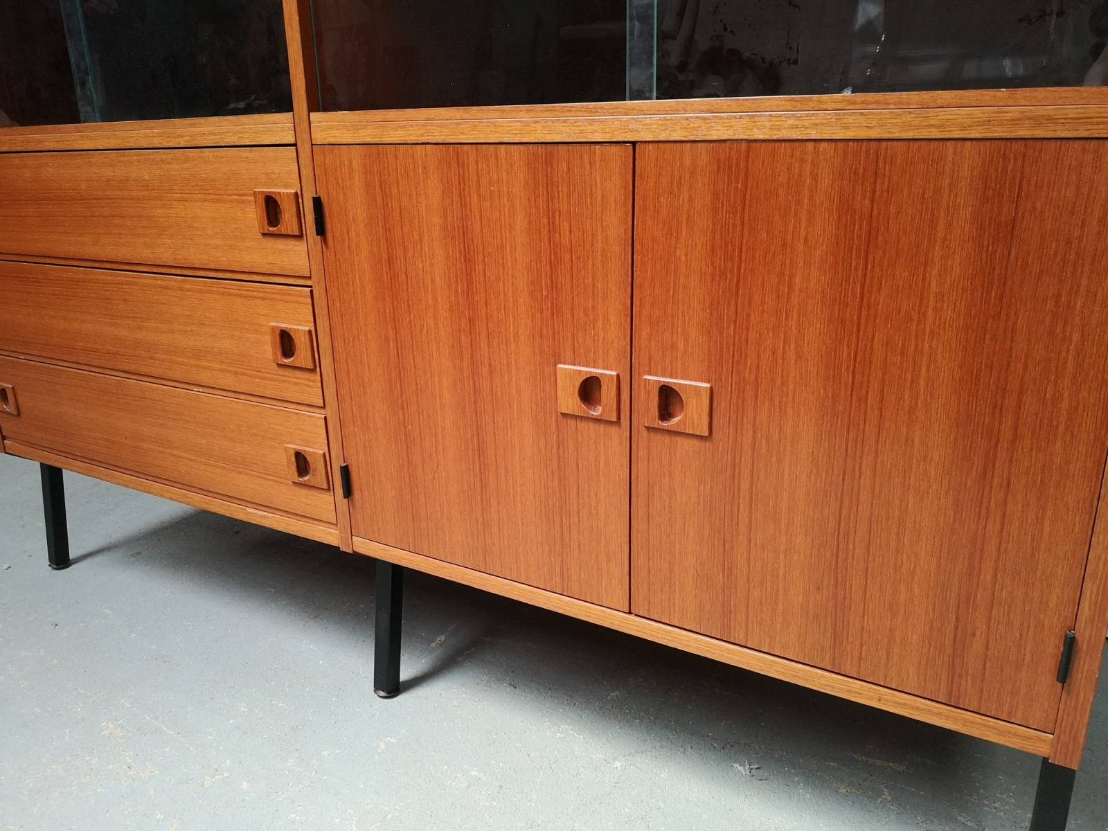 se faire livrer bibliothèque teck de designer style déco loft à Lyon