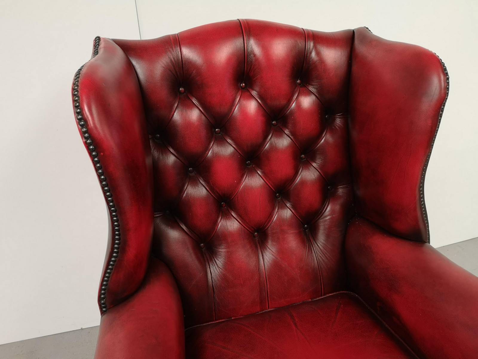 vends fauteuil bergère chesterfield cuir bordeaux ancien proche Paris