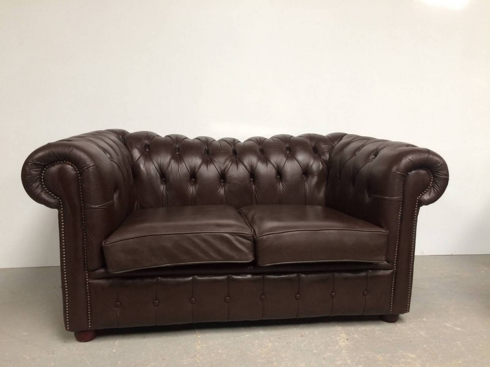 acheter canapé chesterfield cuir marron deux places styler anglais vintage à Rennes