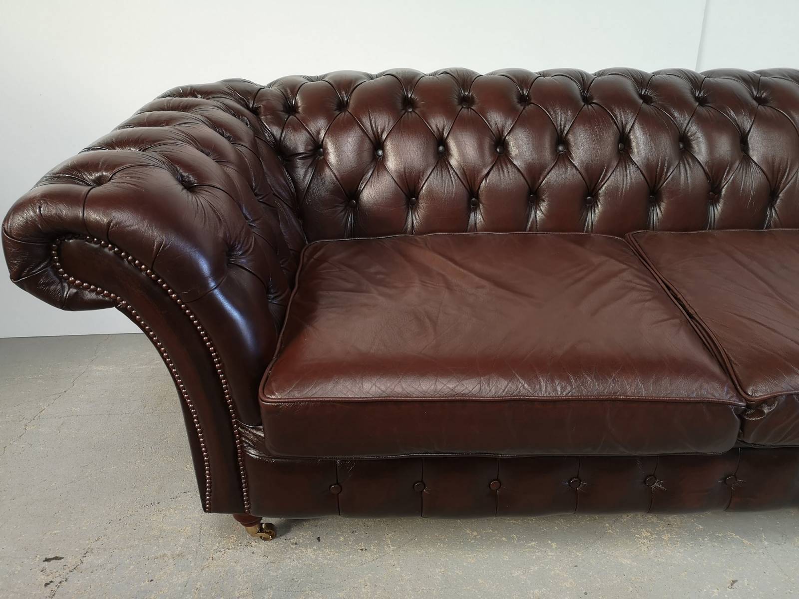 commander canapé chesterfield cuir marron trois places authentique chesterfield proche Paris