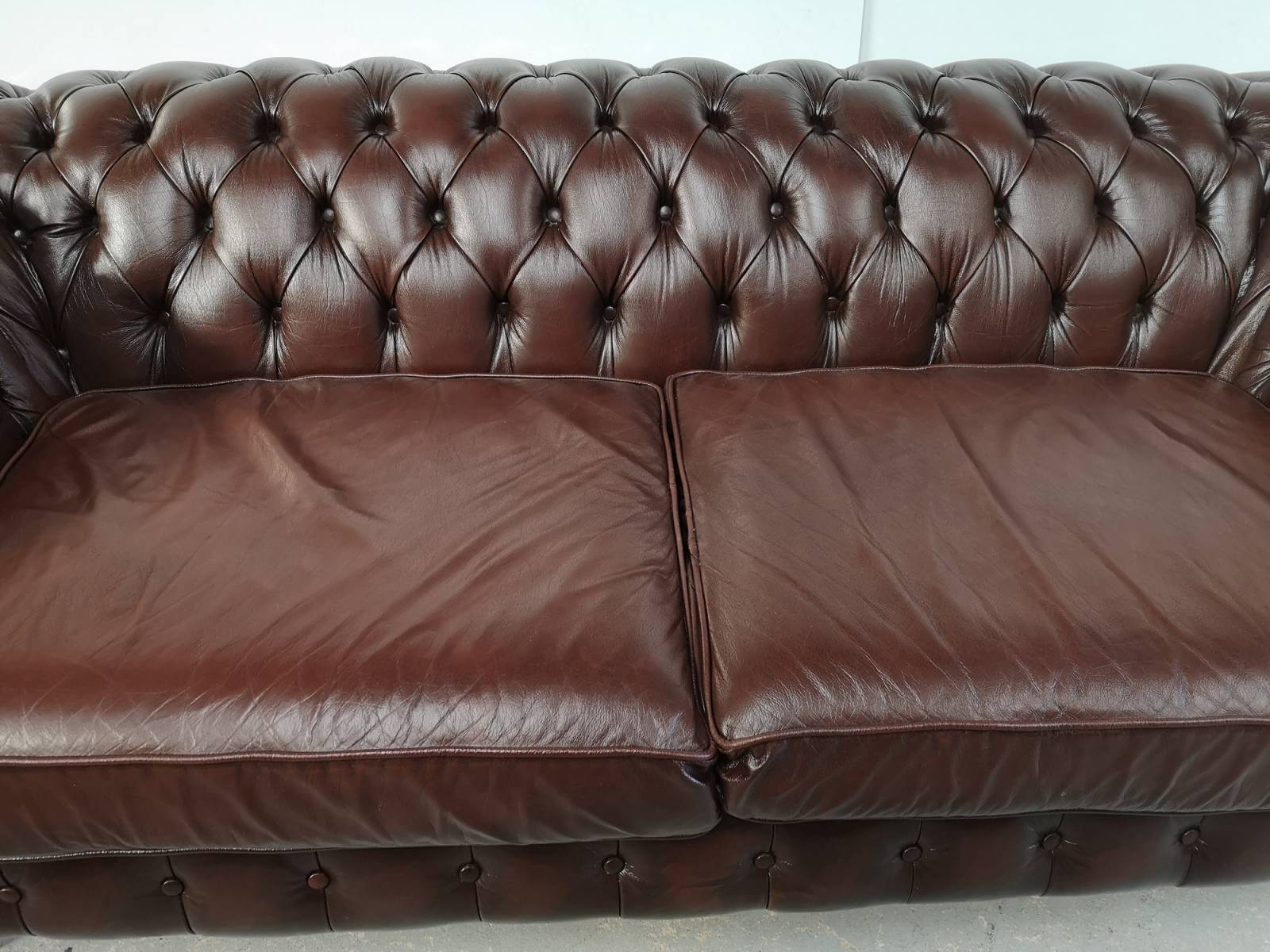 vente canapés chesterfield cuir marron antique proche Paris