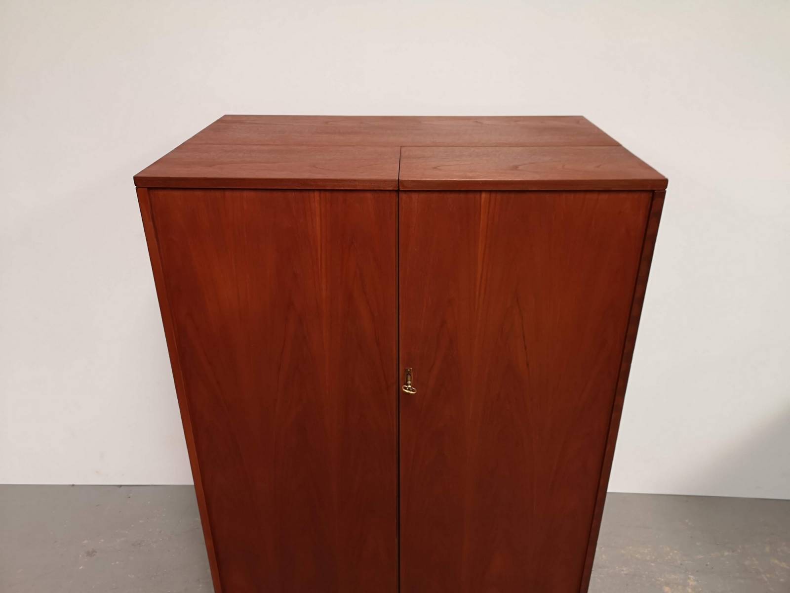 trouver bureau teck authentique magic box vintage à Paris