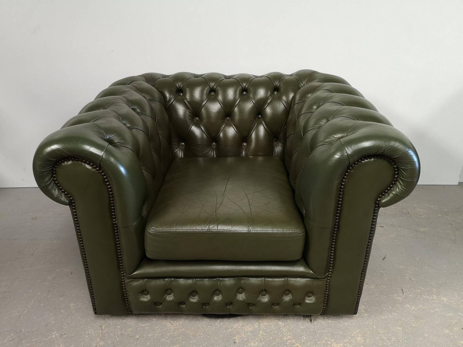 acheter fauteuil chesterfield anglais cuir vert proche Paris