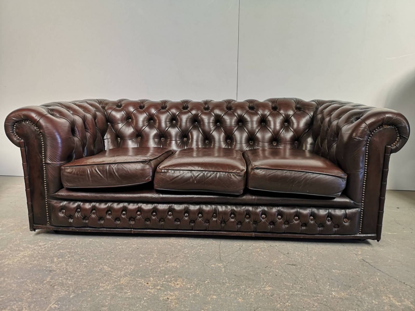 acheter canapé chesterfield cuir marron trois places style déco loft proche Lyon