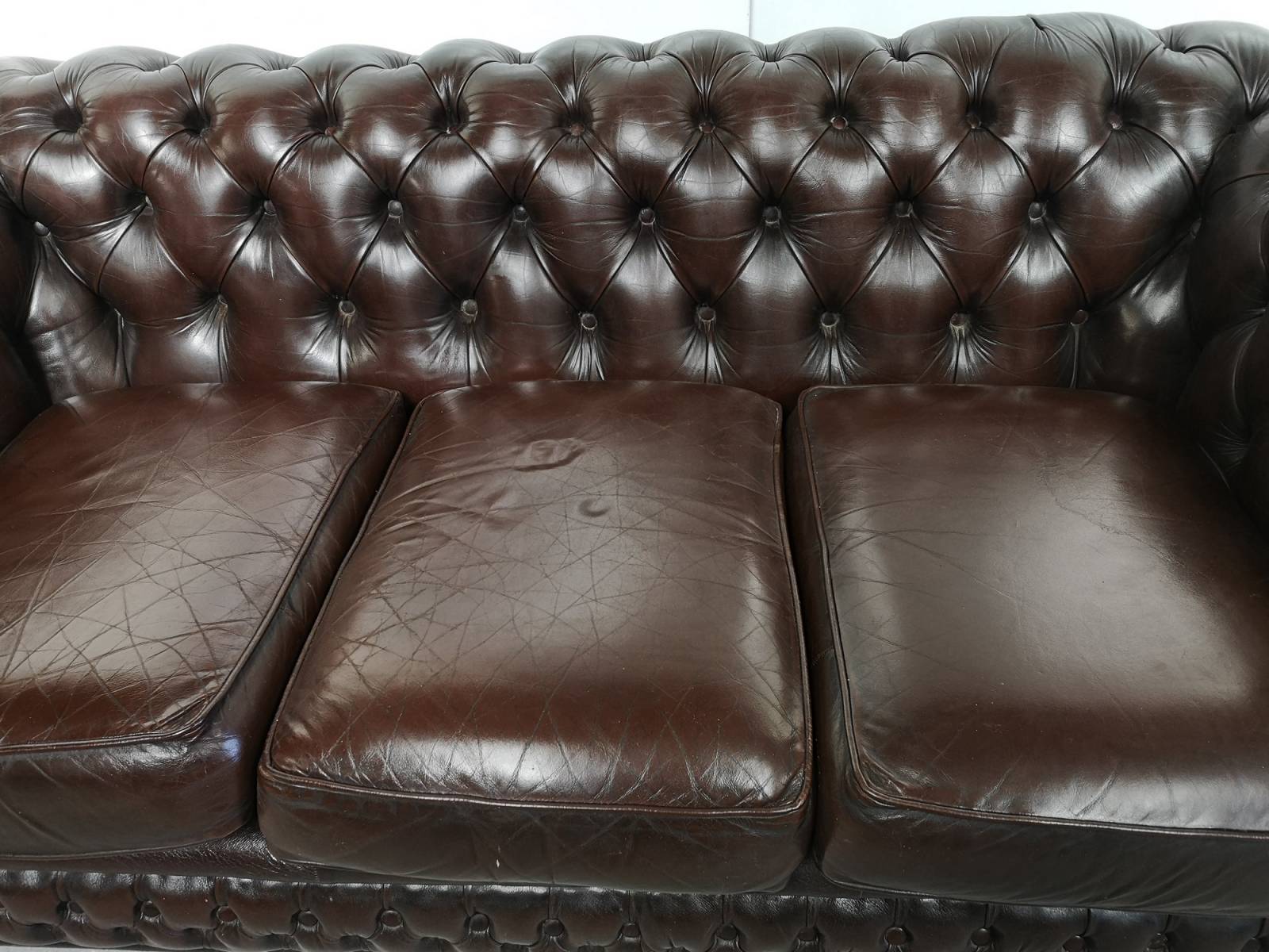 trouver canapé chesterfield cuir marron trois places véritable proche Lyon