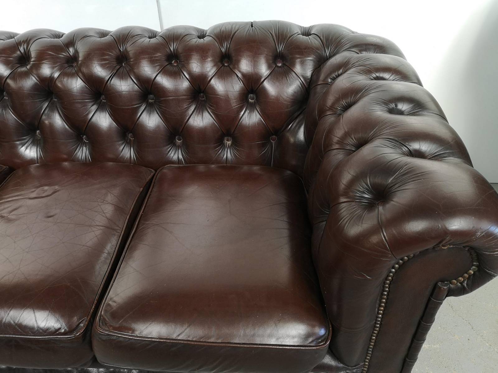 achat canapé chesterfield cuir marron trois places style déco industrielle proche Lyon