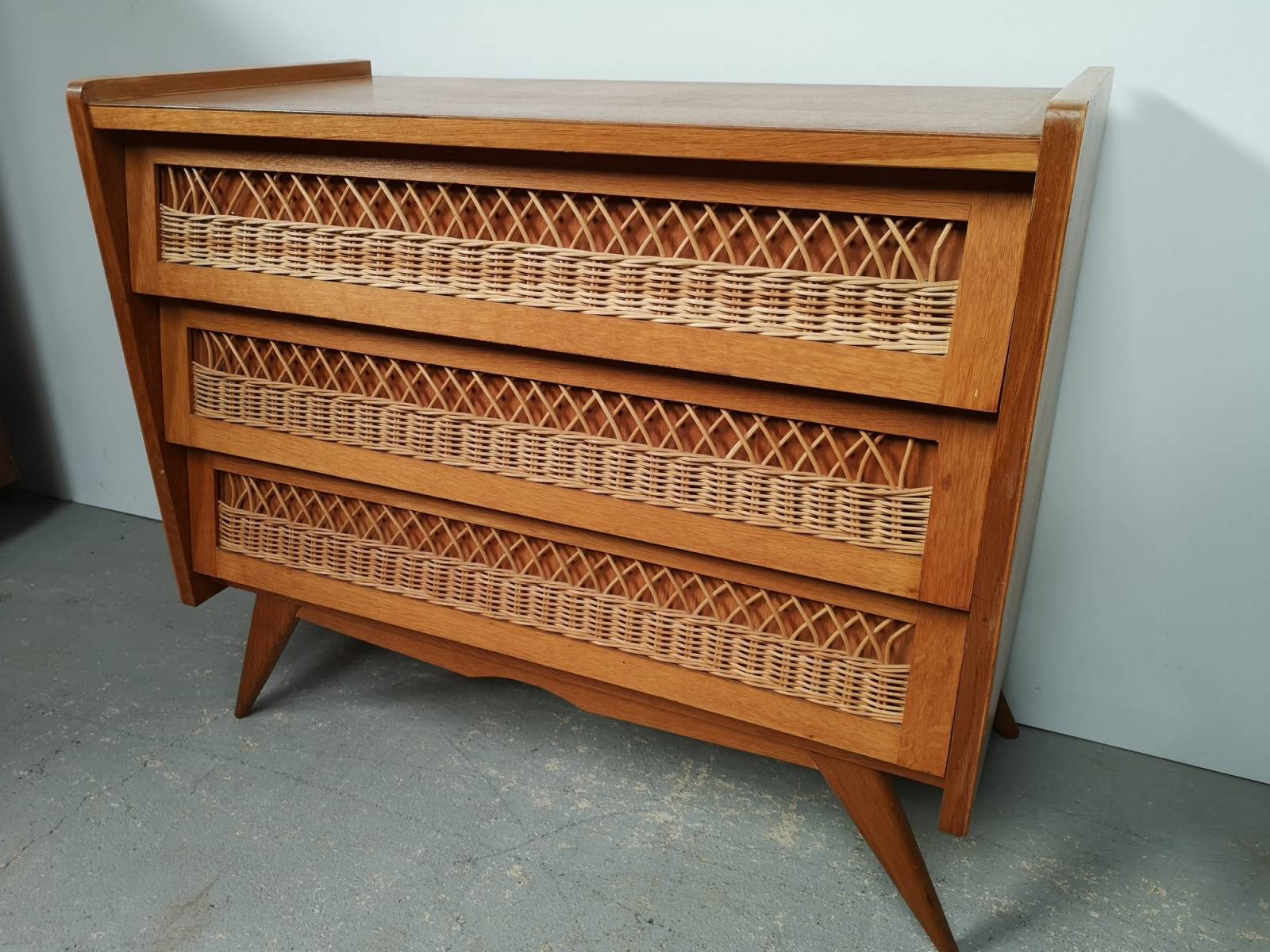 se faire livrer commode design style vintage proche Paris