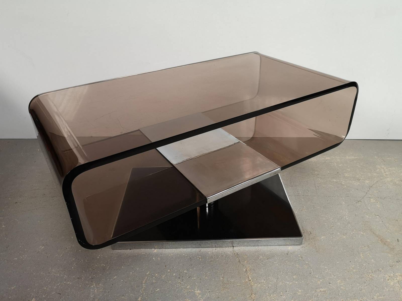 se faire livrer table basse design occasion proche Paris