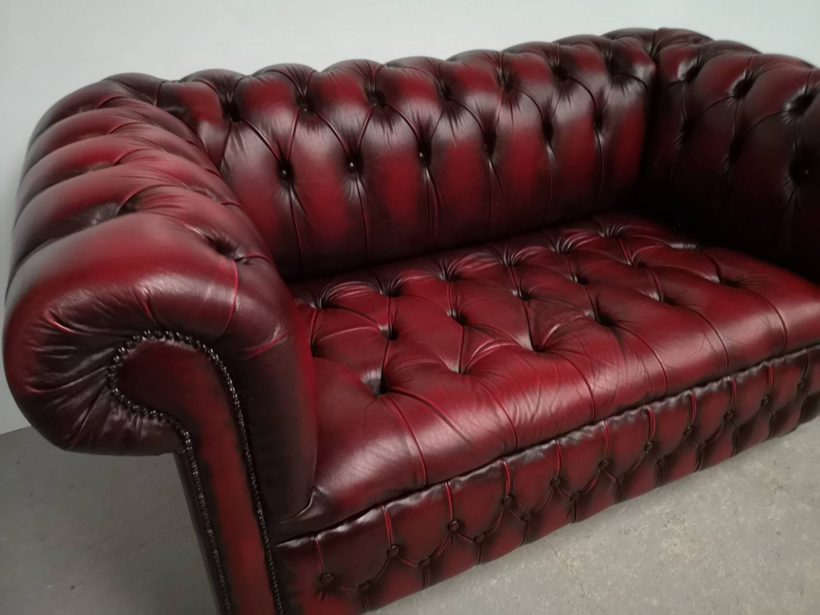 trouver magasin spécialisé canapés chesterfield cuir vintage proche Bordeaux