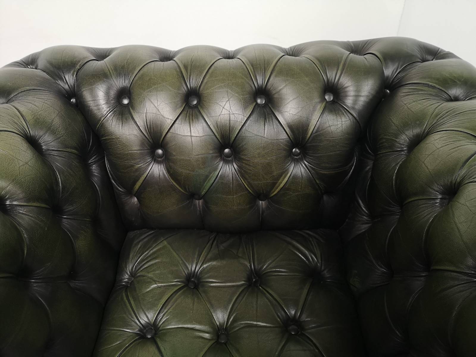 vends fauteuil chesterfield cuir vert import direct Angleterre  proche Paris
