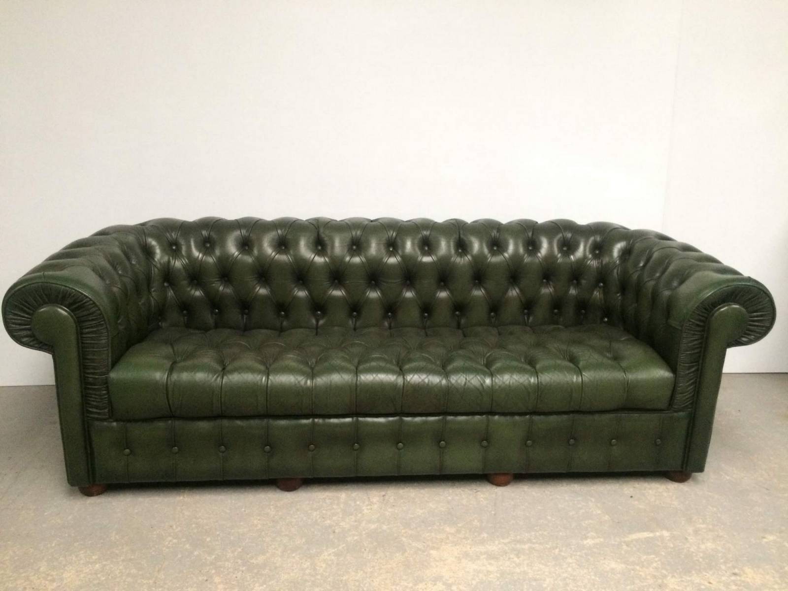 commander en ligne canapé chesterfield cuir authentique à Paris