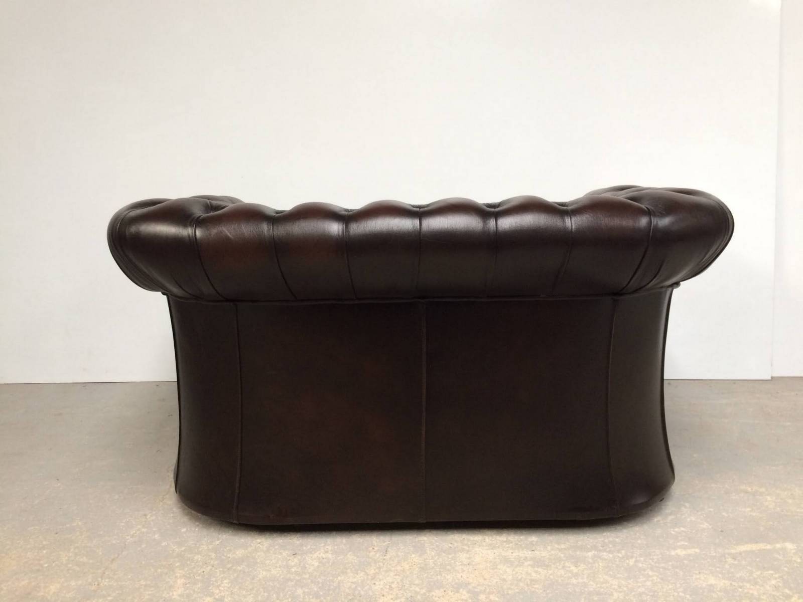 achat canapé chesterfield cuir marron deux places qualité premium proche Paris