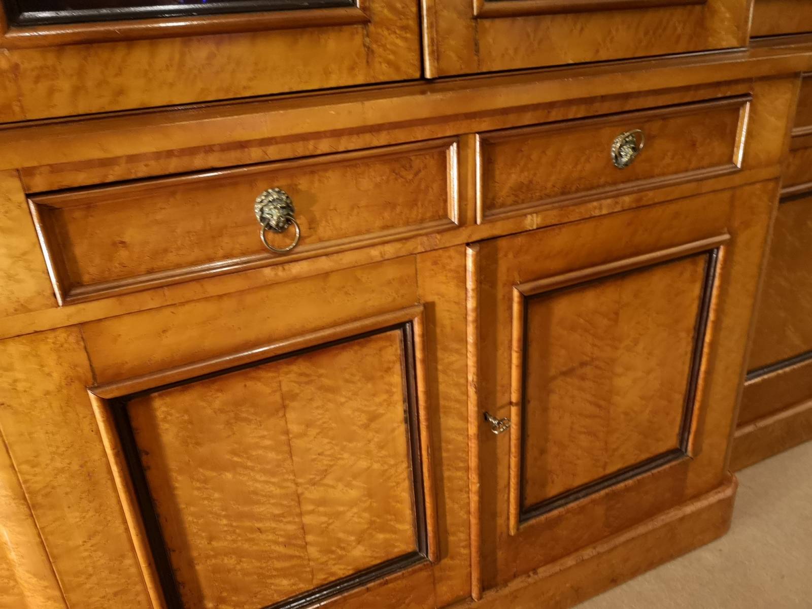 se faire livrer vitrine ancienne deuxième main proche Rouen