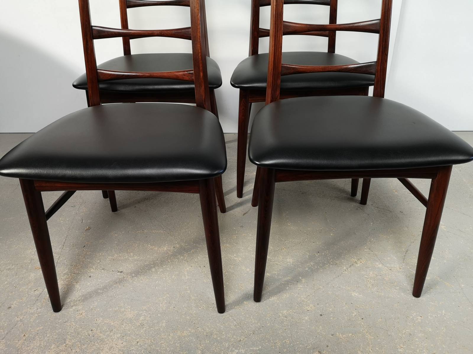 commander quatre chaises design style scandinave à Paris