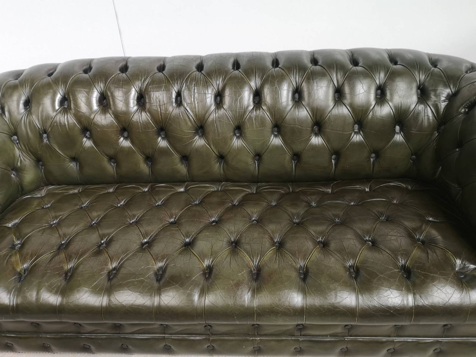 commander en ligne canapés chesterfield cuir vintage deuxième main en France