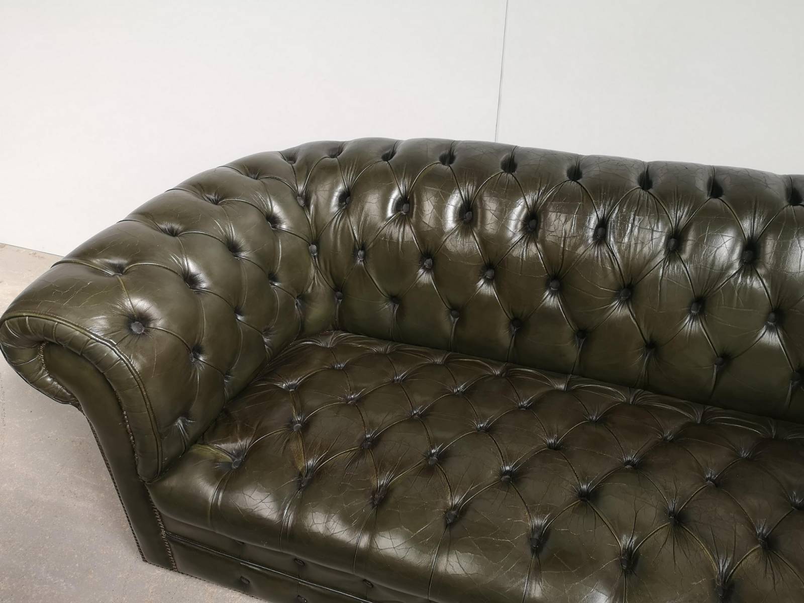 trouver grossiste importateur canapés chesterfield cuir vintage en France