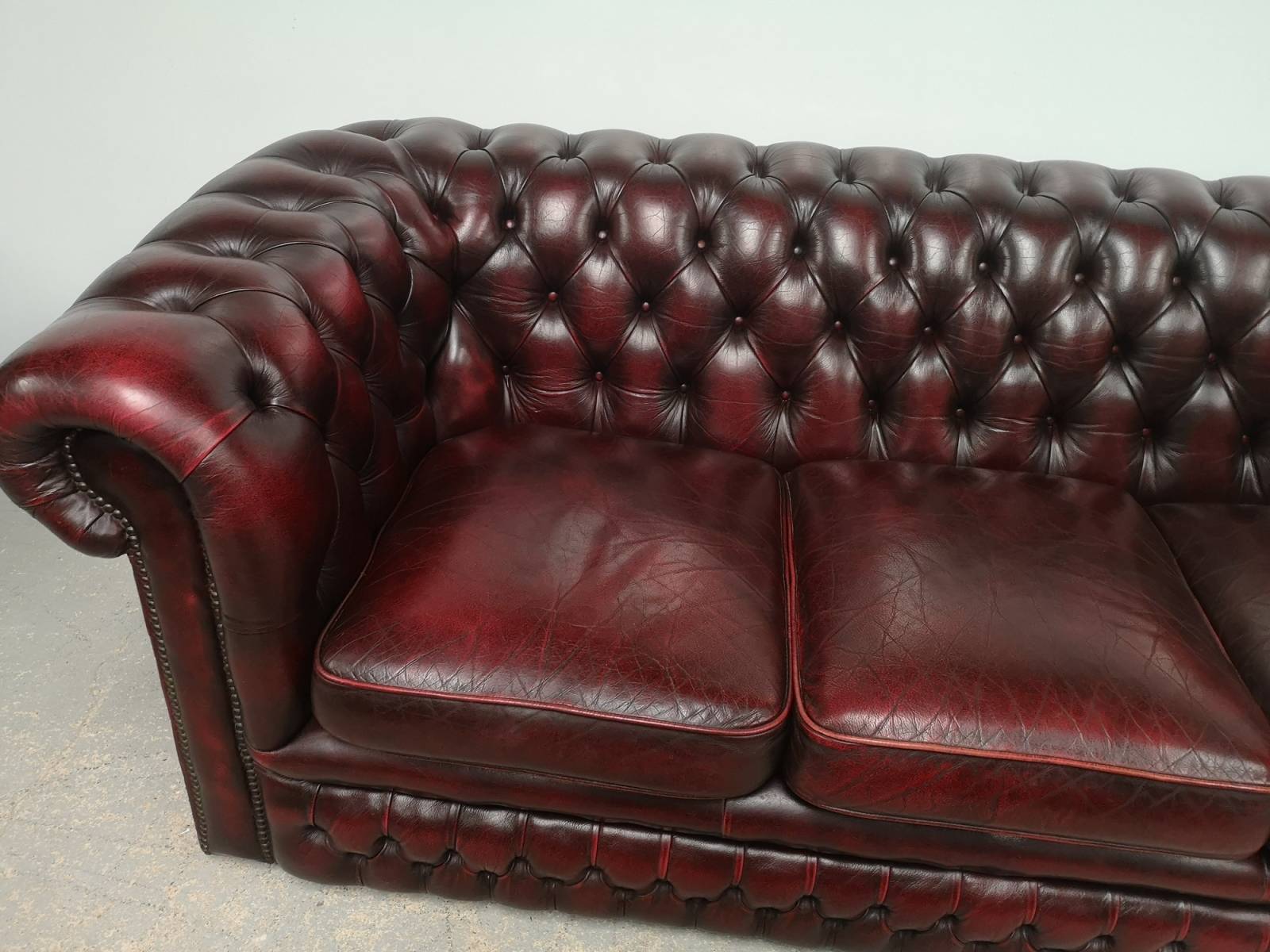 choisir canapé chesterfield cuir bordeaux trois places meilleur qualité prix proche Orléans