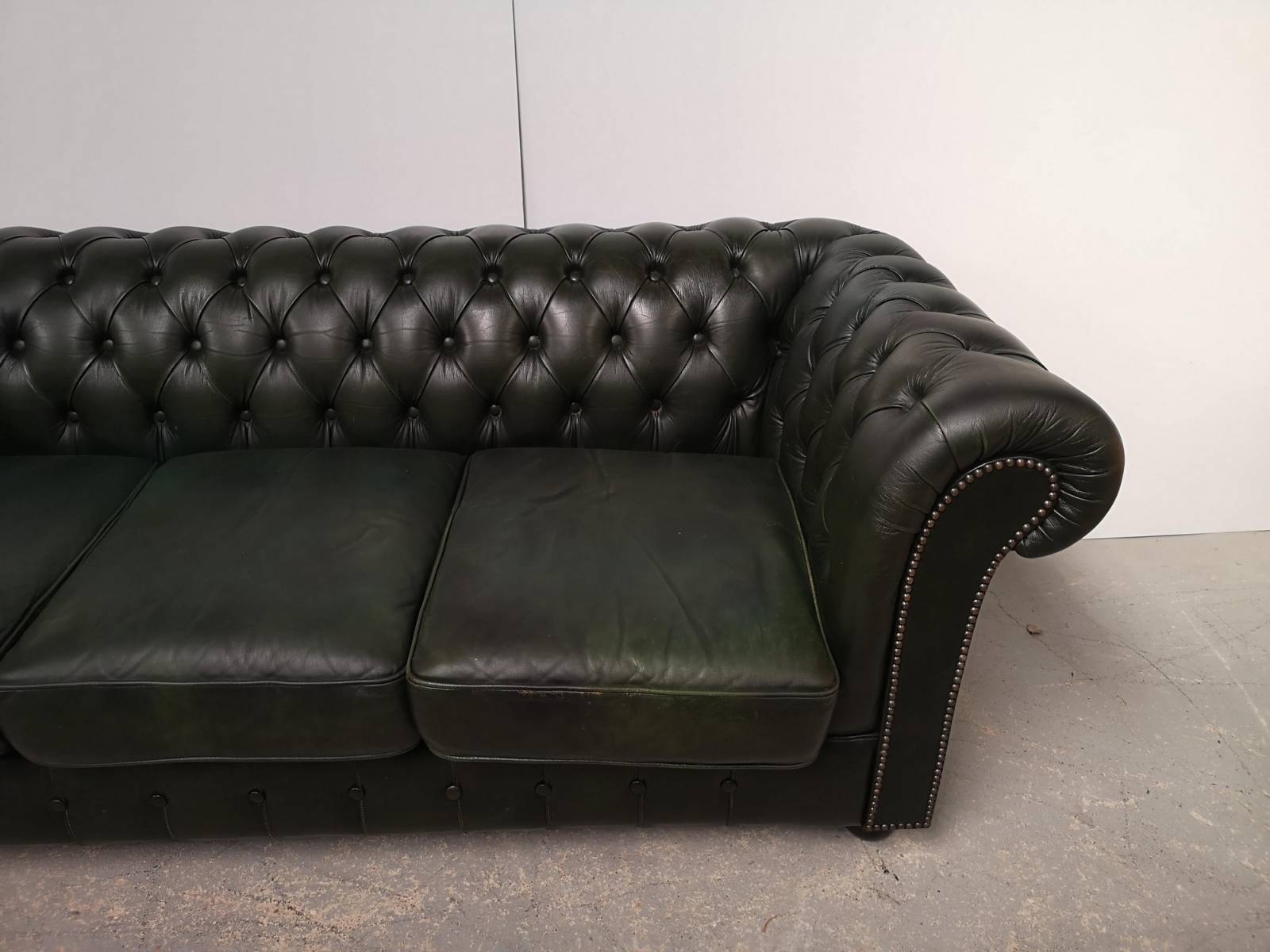 acheter canapé chesterfield cuir vert trois places véritable chesterfield à Orléans