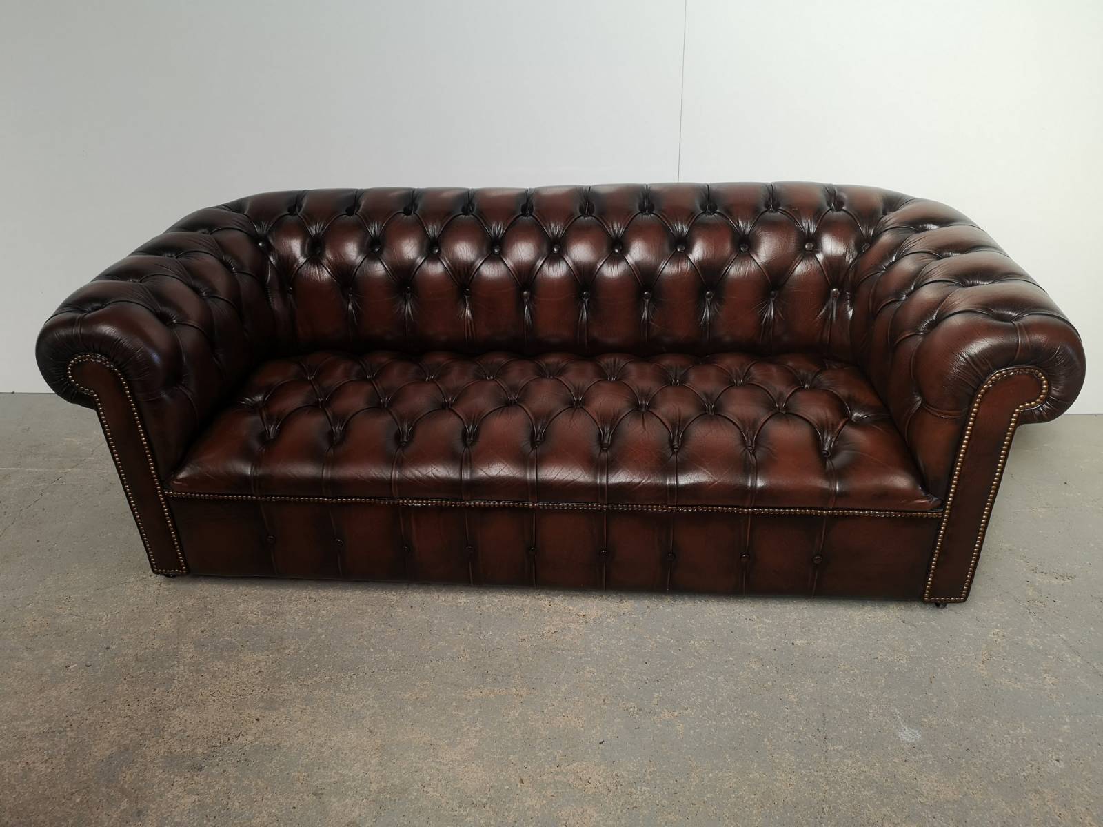 commander canapé chesterfield cuir marron trois places deuxième main proche Brest
