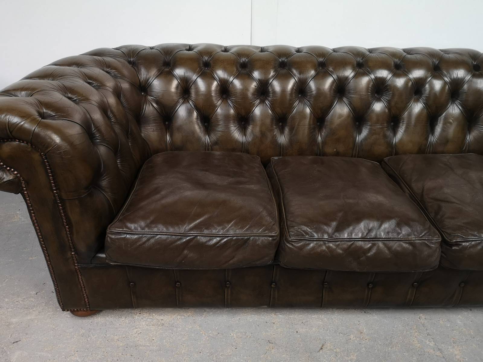 se faire livrer canapé chesterfield cuir vert trois places deuxième main proche Chartres