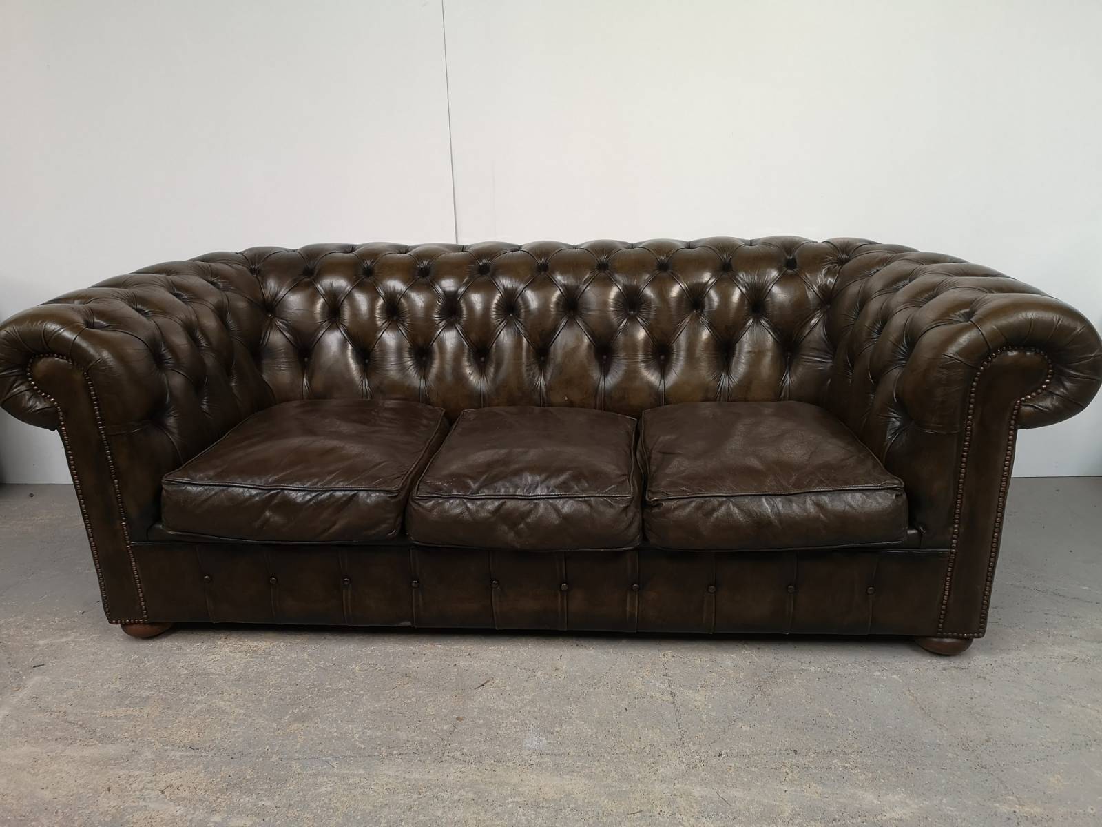 acheter canapé chesterfield cuir vert trois places véritable chesterfield proche Chartres