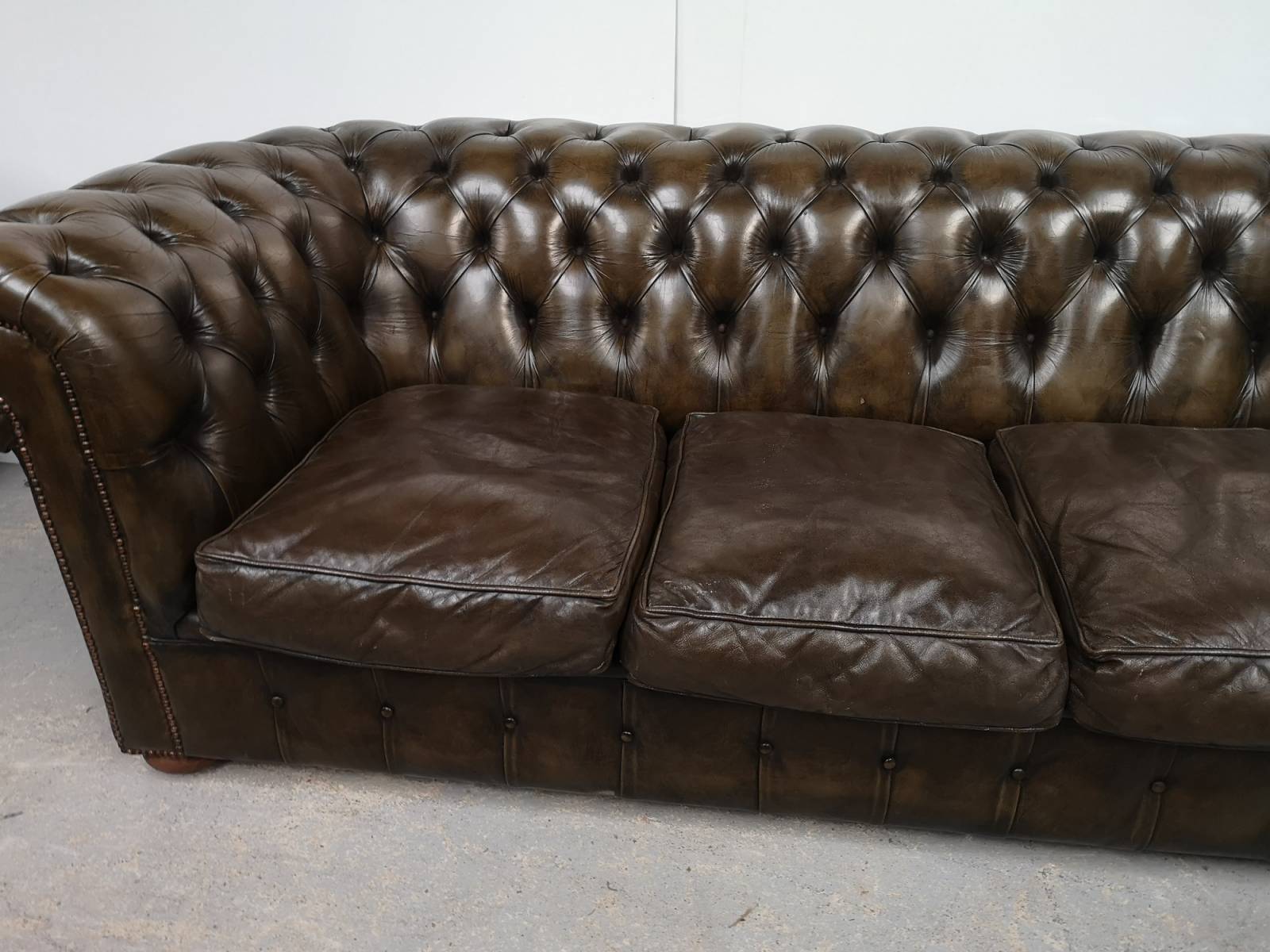 commander canapé chesterfield cuir vert trois places style décoration loft proche Chartres