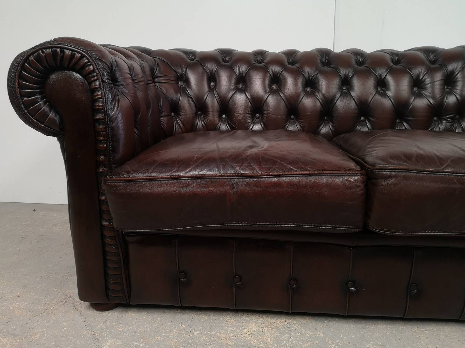 achat canapé chesterfield cuir marron deux places deuxième main proche Rennes
