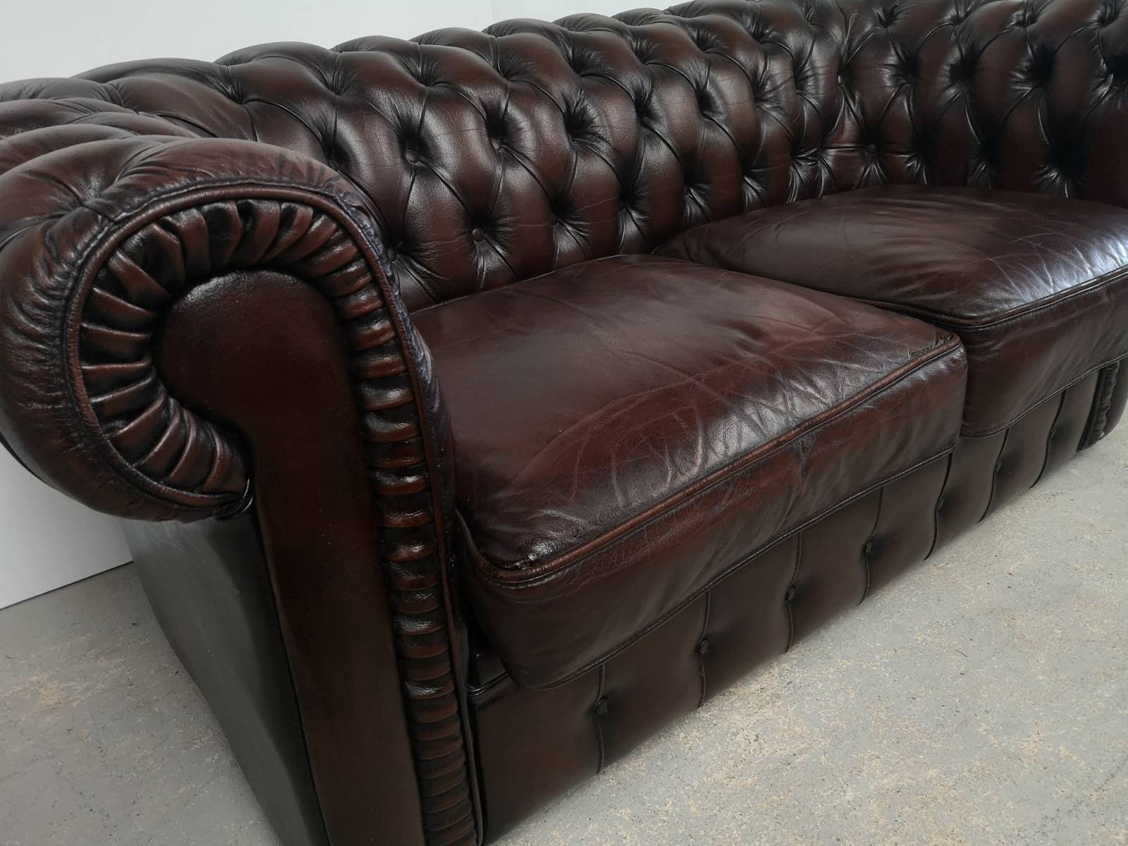 trouver canapé chesterfield cuir marron deux places véritable proche Rennes