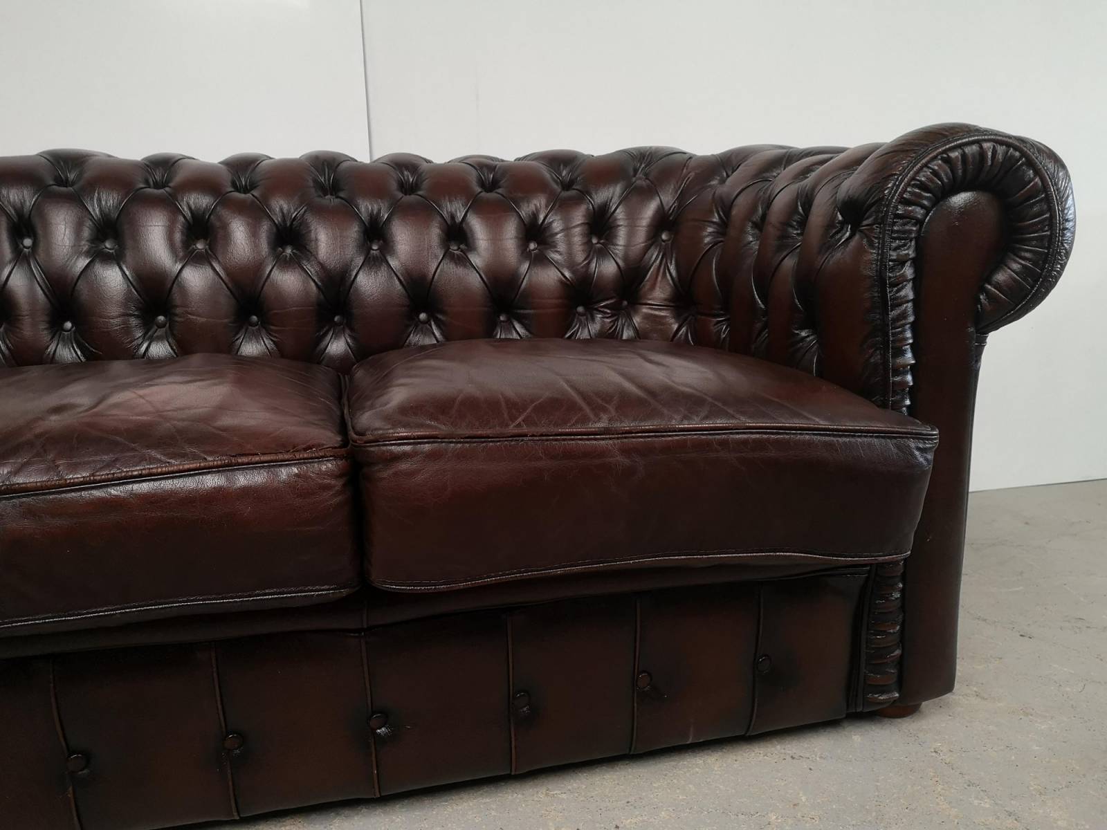 choisir canapé chesterfield cuir marron deux places import direct Angleterre proche Rennes