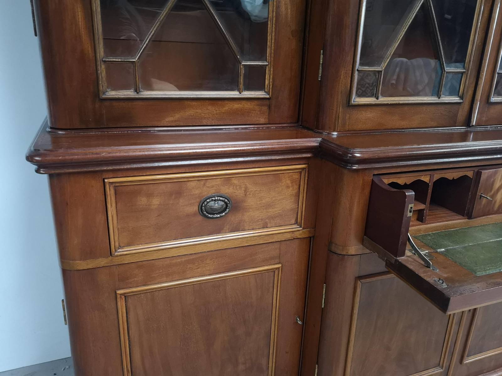 se faire livrer bibliothèque ancienne anglaise quatre portes proche Rouen